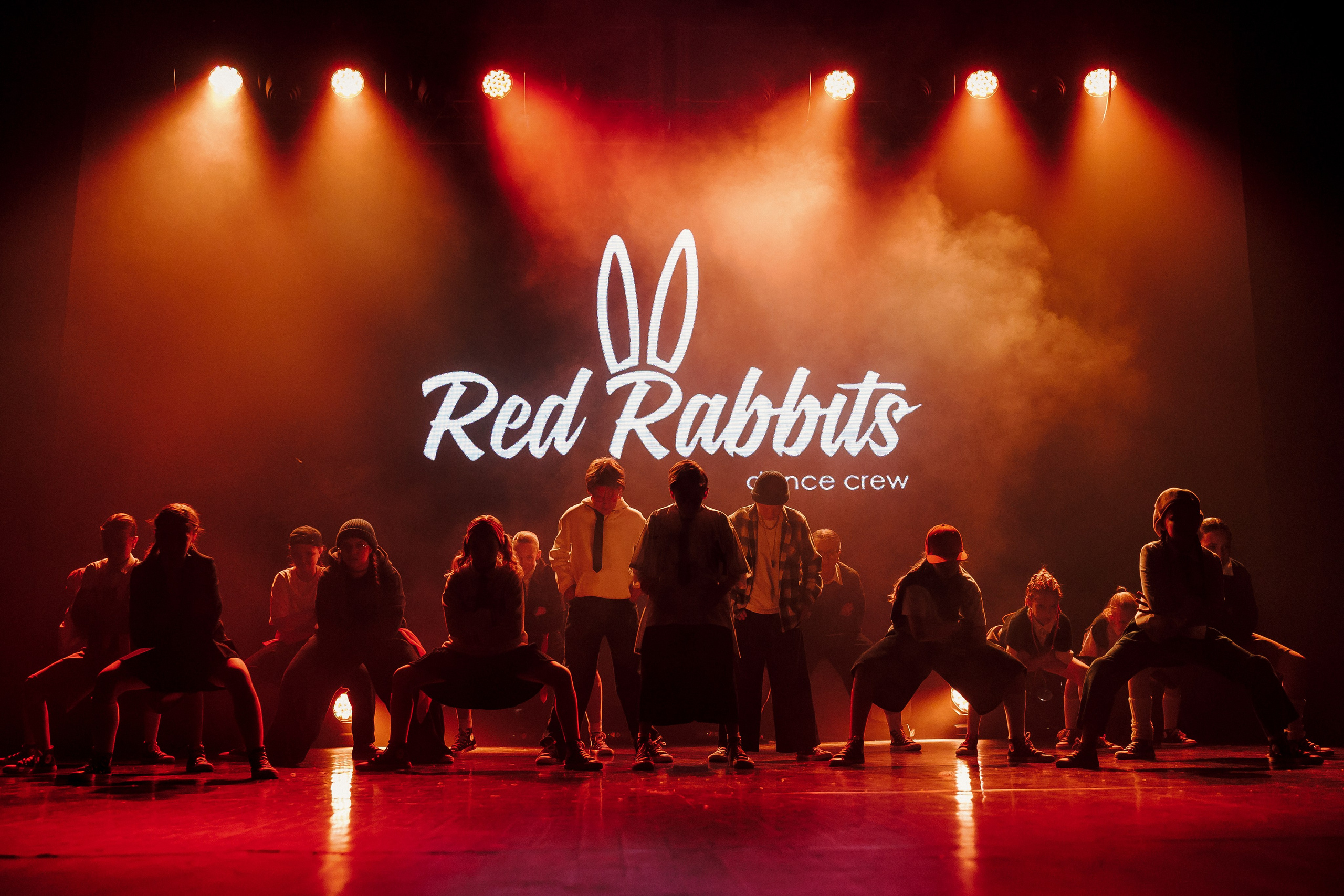 Отчётный концерт танцевальной школы «Red Rabbits» 2025. Лёшка Варзегов — фотограф