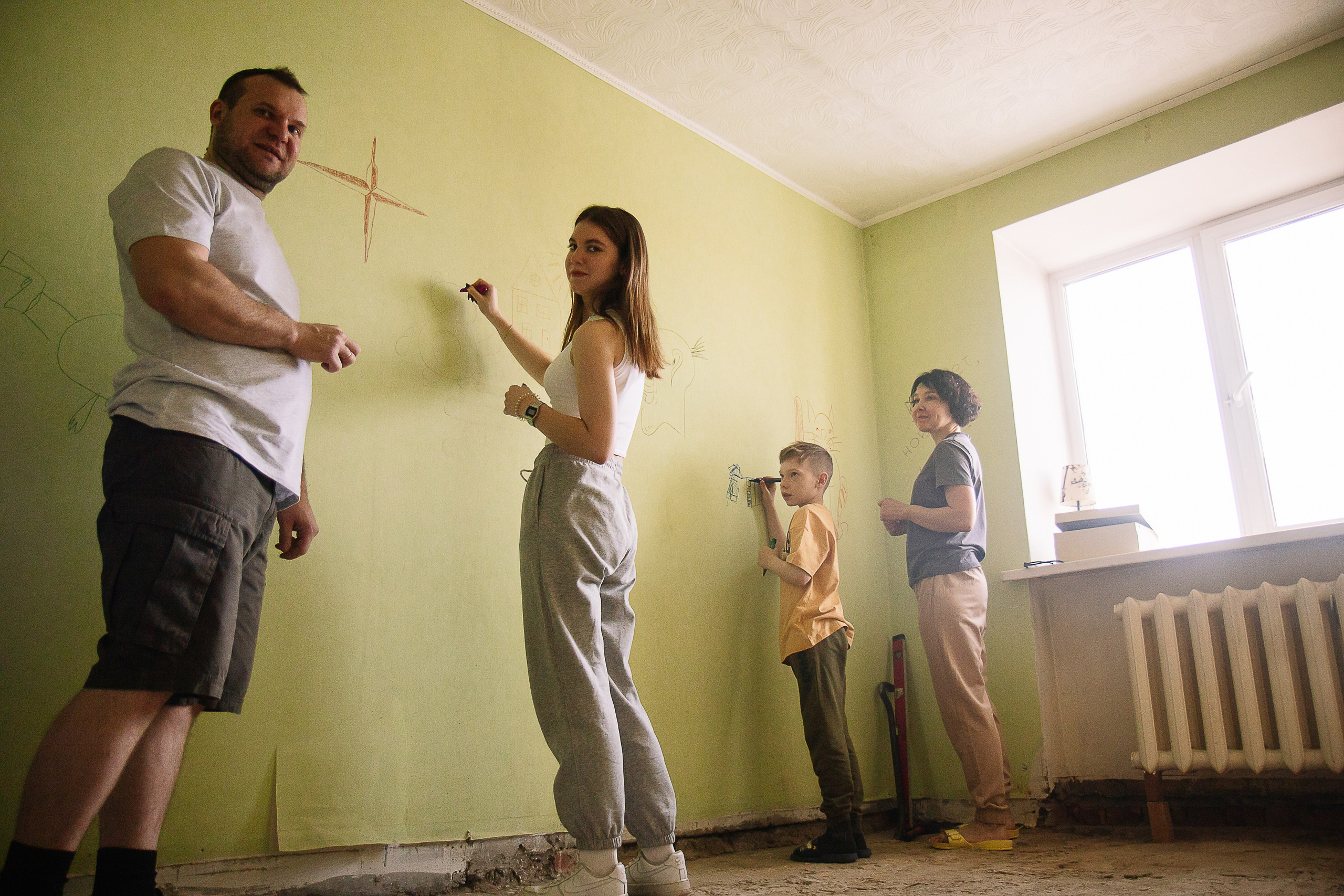 Домашняя фотосессия ремонт. Семейный фотограф в Томске Максимова Екатерина