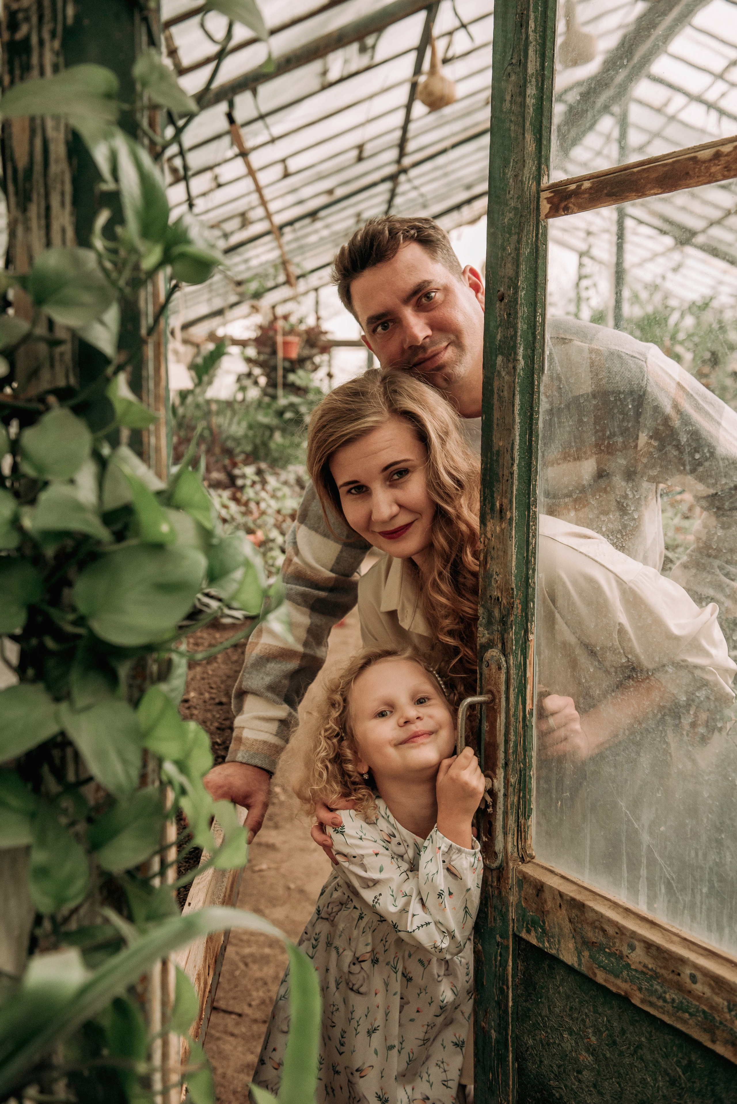 Семейная съёмка в оранжерее. Семейный фотограф в Новочеркасске Виктория Громова