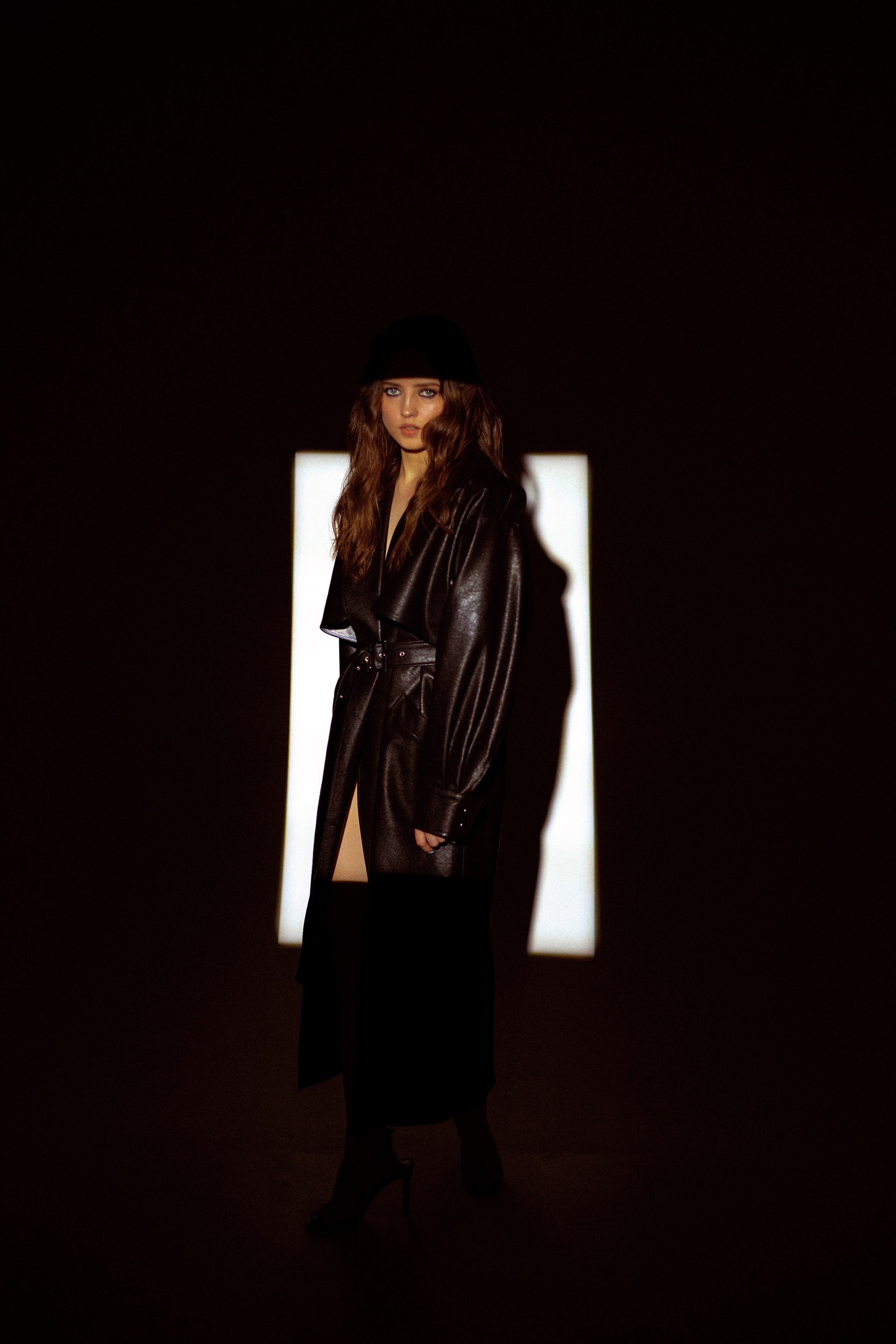 Фотосессия девушки в студии Нижний Новгород. Портретный фотограф Антон Зуев в Нижнем Новгороде