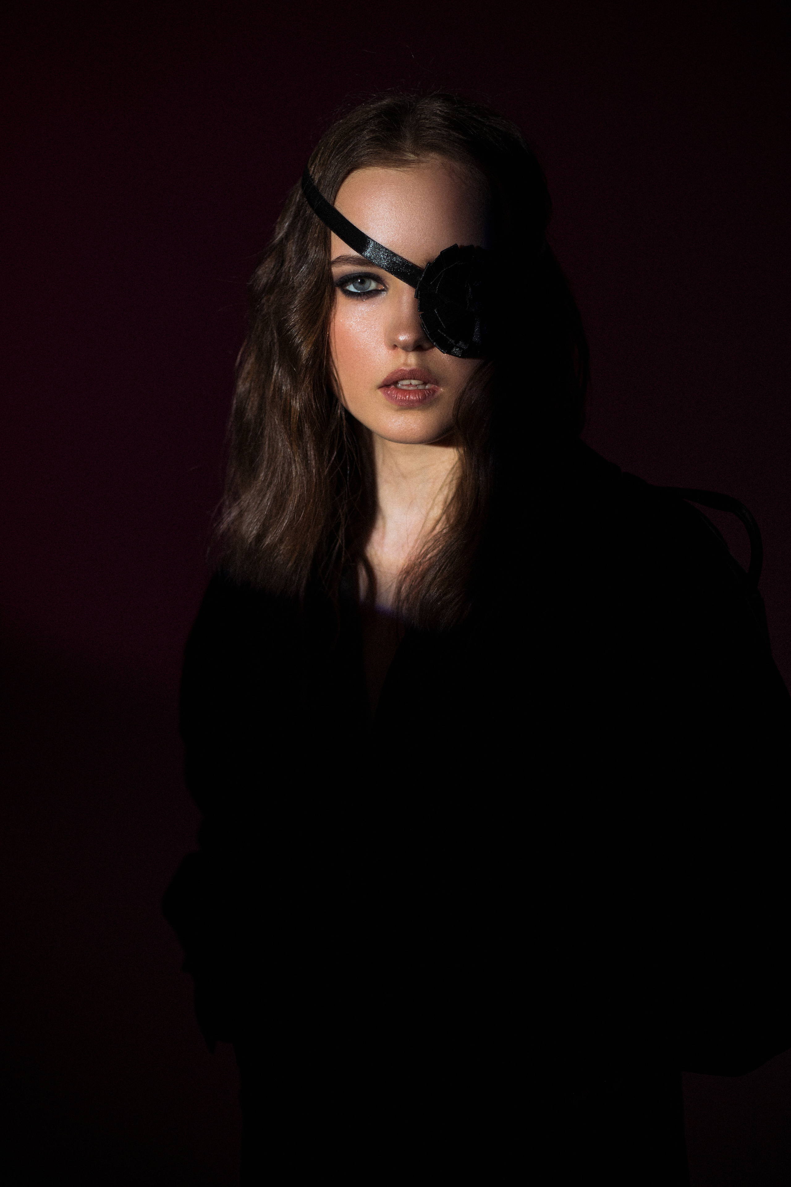 Фотосессия девушки в студии Нижний Новгород. Портретный фотограф Антон Зуев в Нижнем Новгороде