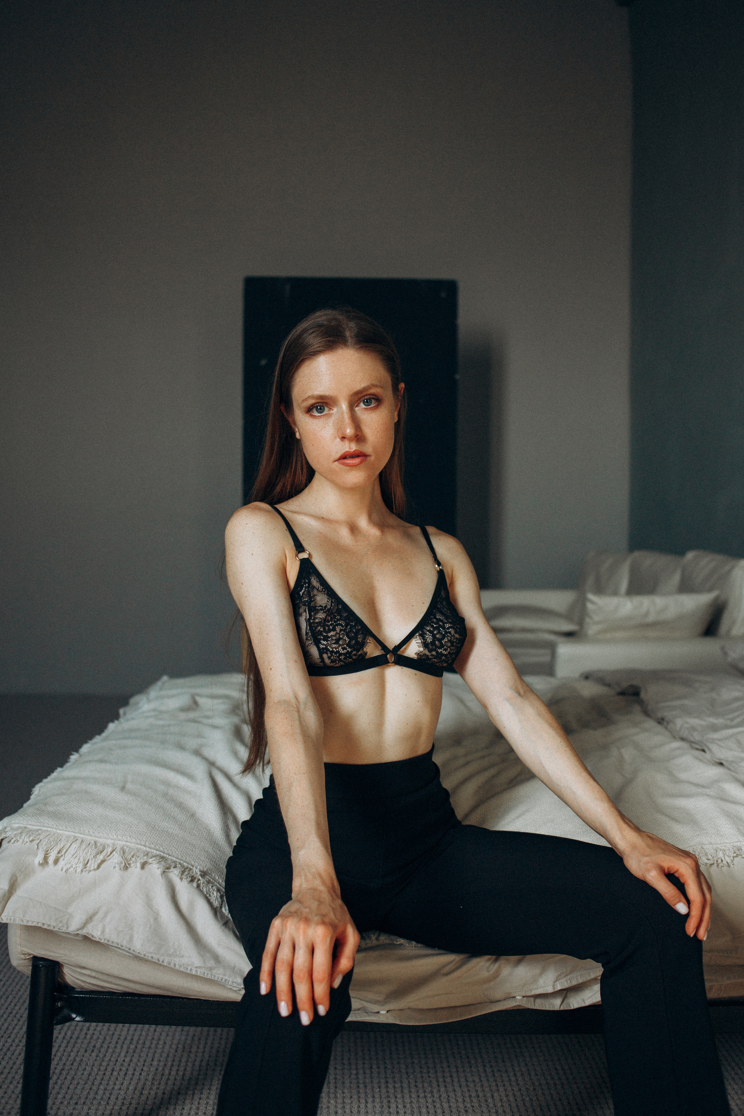 идеи для фотосессии для девушки в студии