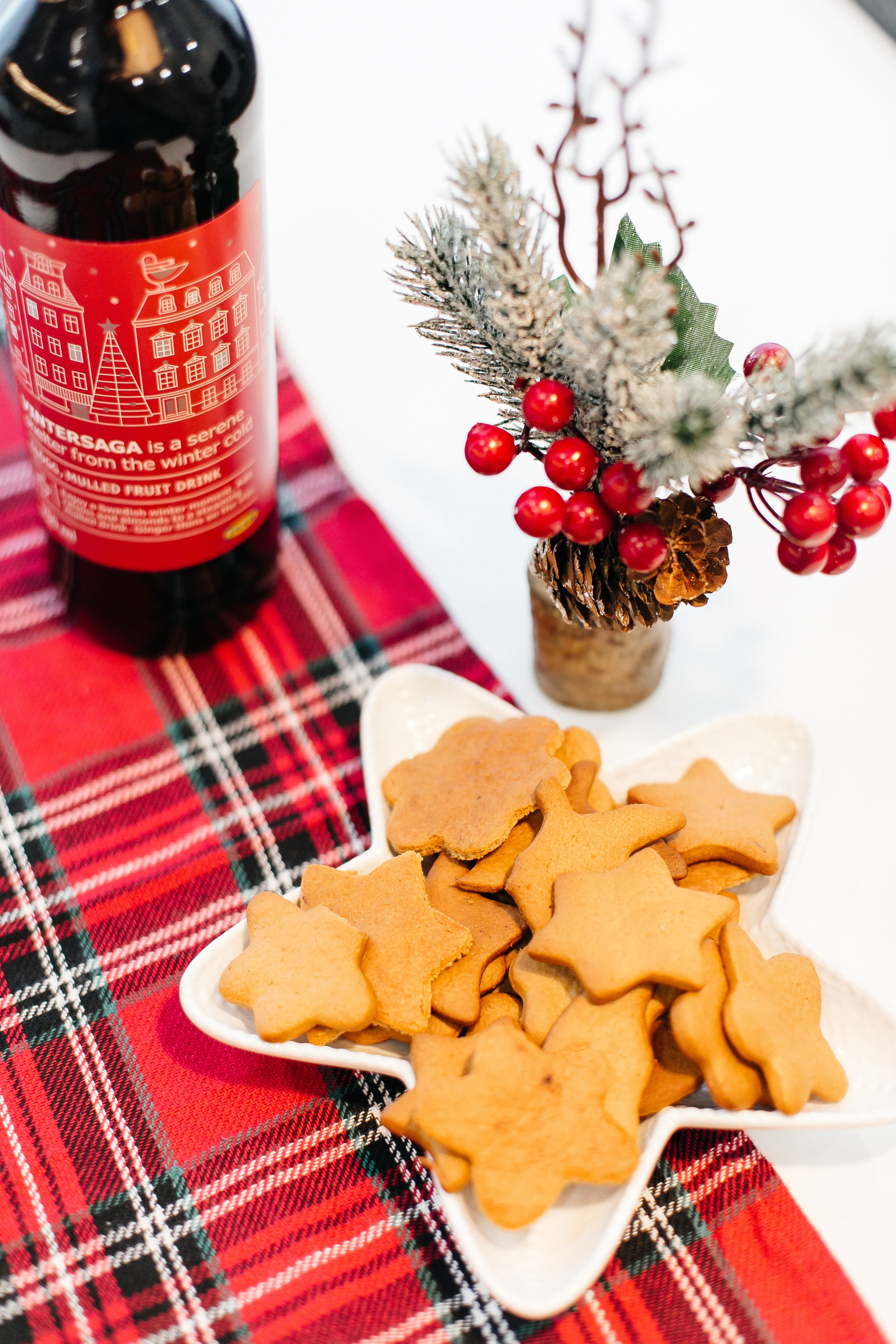 Где-то снежные дремлют метели, В ожидании праздничных чудес. Душевный фотограф Ваших самых ярких событий Марина Погребняк