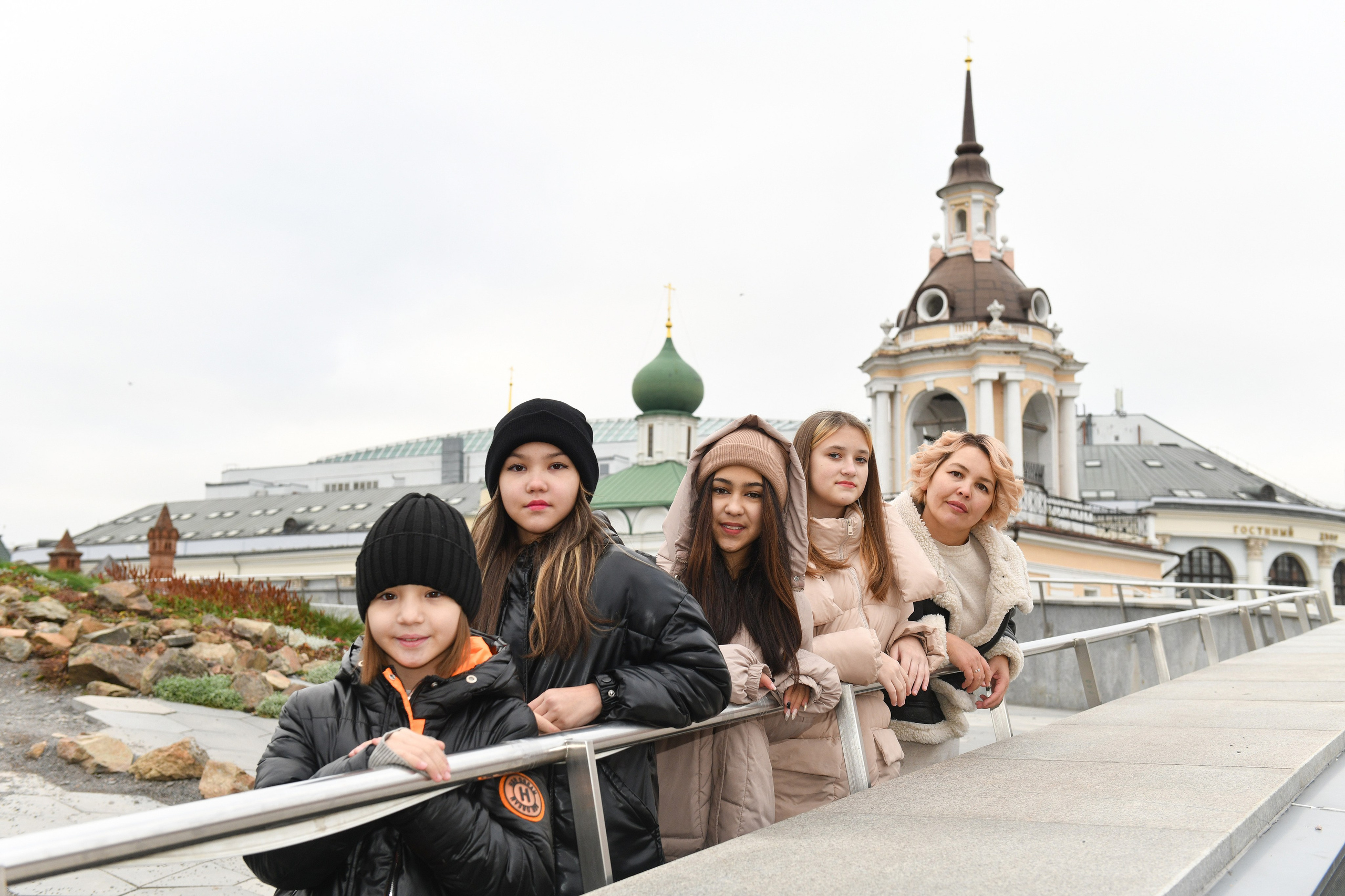 Прогулка в парке Зарядье. Свадебный и портретный фотограф в Москве Галина Борисова