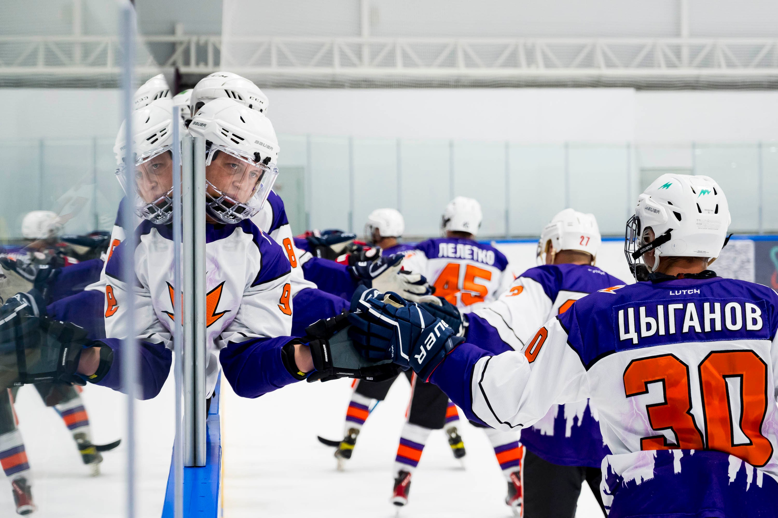 Хоккейный матч корпоративной команды Зарубежнефть. Репортажный фотограф и видеограф Слава Думчев. Тимбилдинги, отчетники, корпоративы