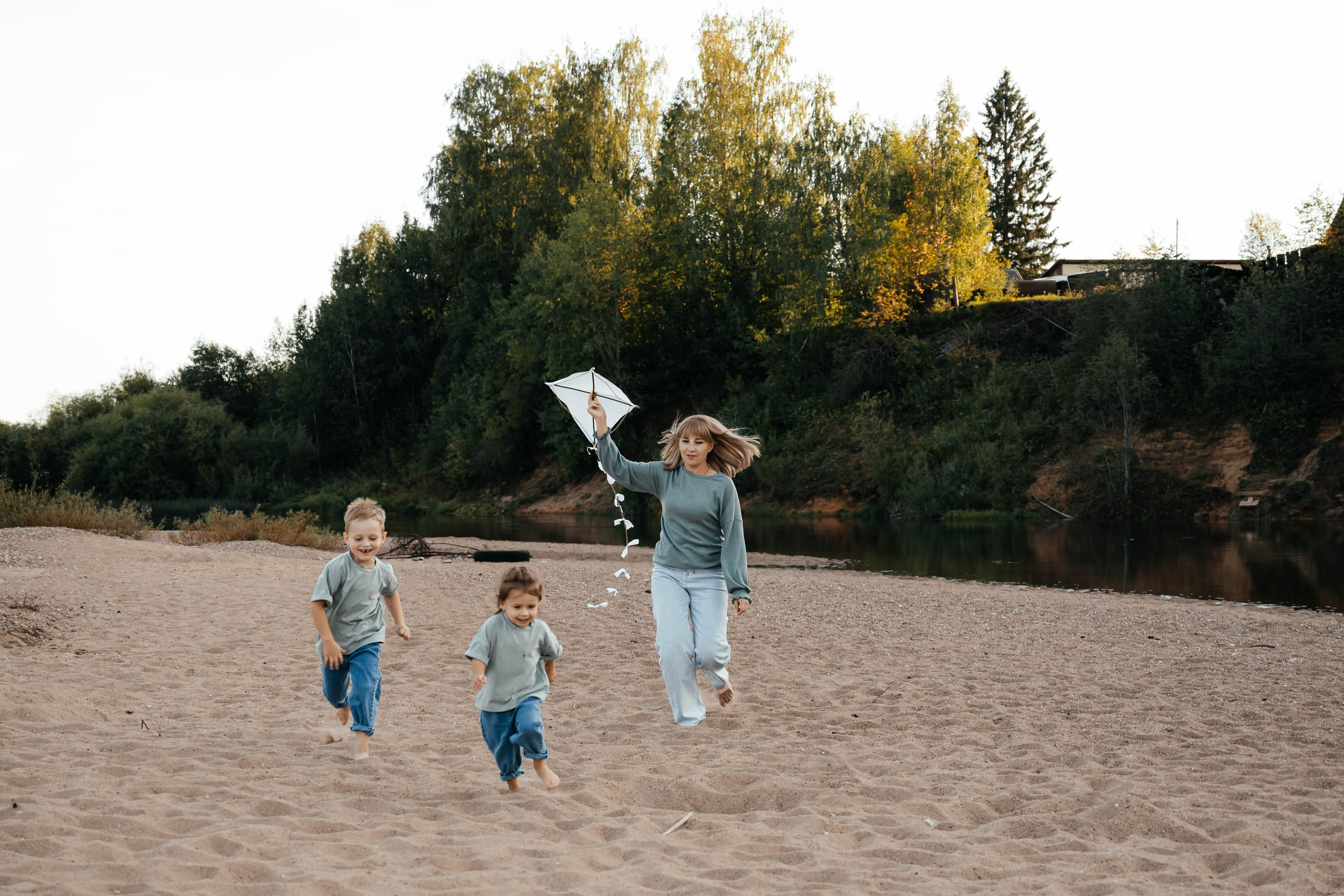 Съёмка на пляже в Верховажье. Свадебный и семейный фотограф г. Ярославль Савинская Анастасия