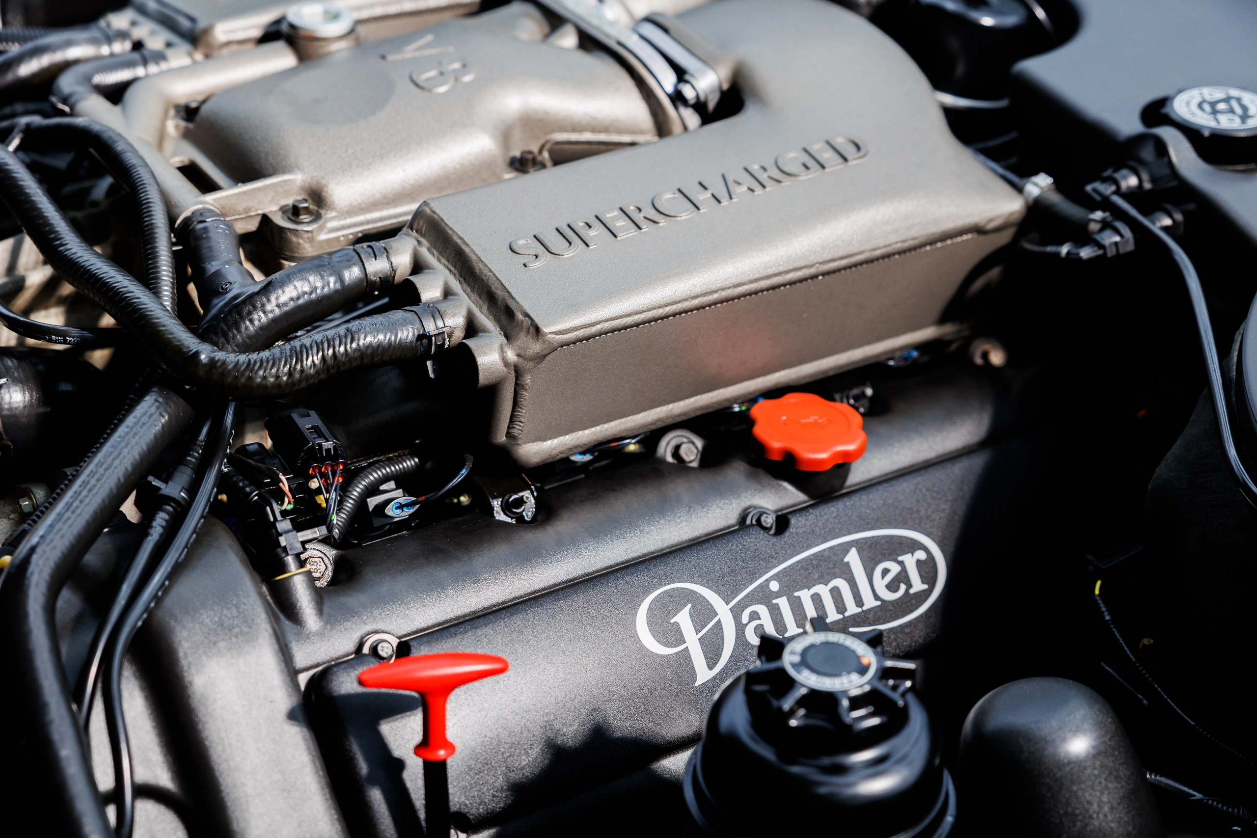 Автомобильная фотосъёмка Daimler Xj8. Фотограф Сергей Лукьянов @xapeton_photo Москва