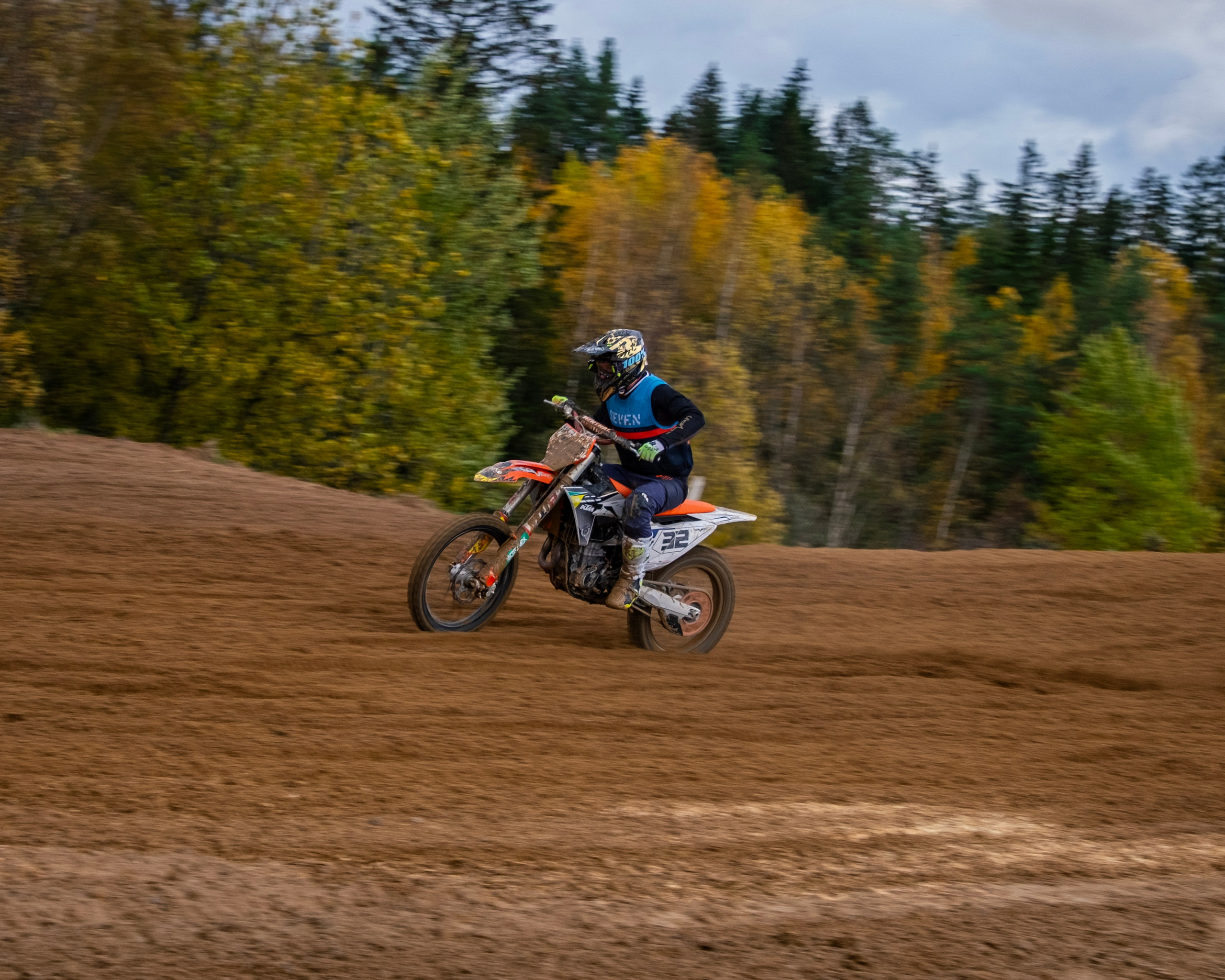 Мотокросс (Игора Драйв). Автомобильные фотографии и рисунки в Санкт-Петербурги Пашков Дмитрий