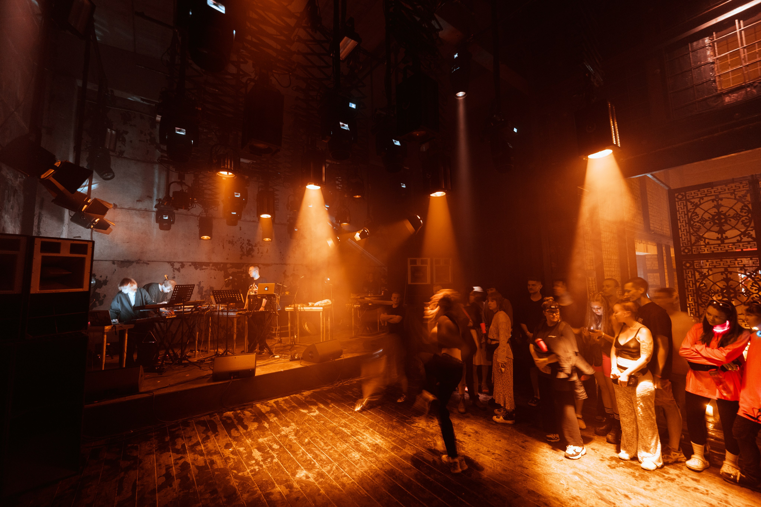 Outline 2024. @tomrus: Рустам Шагиморданов — фотограф