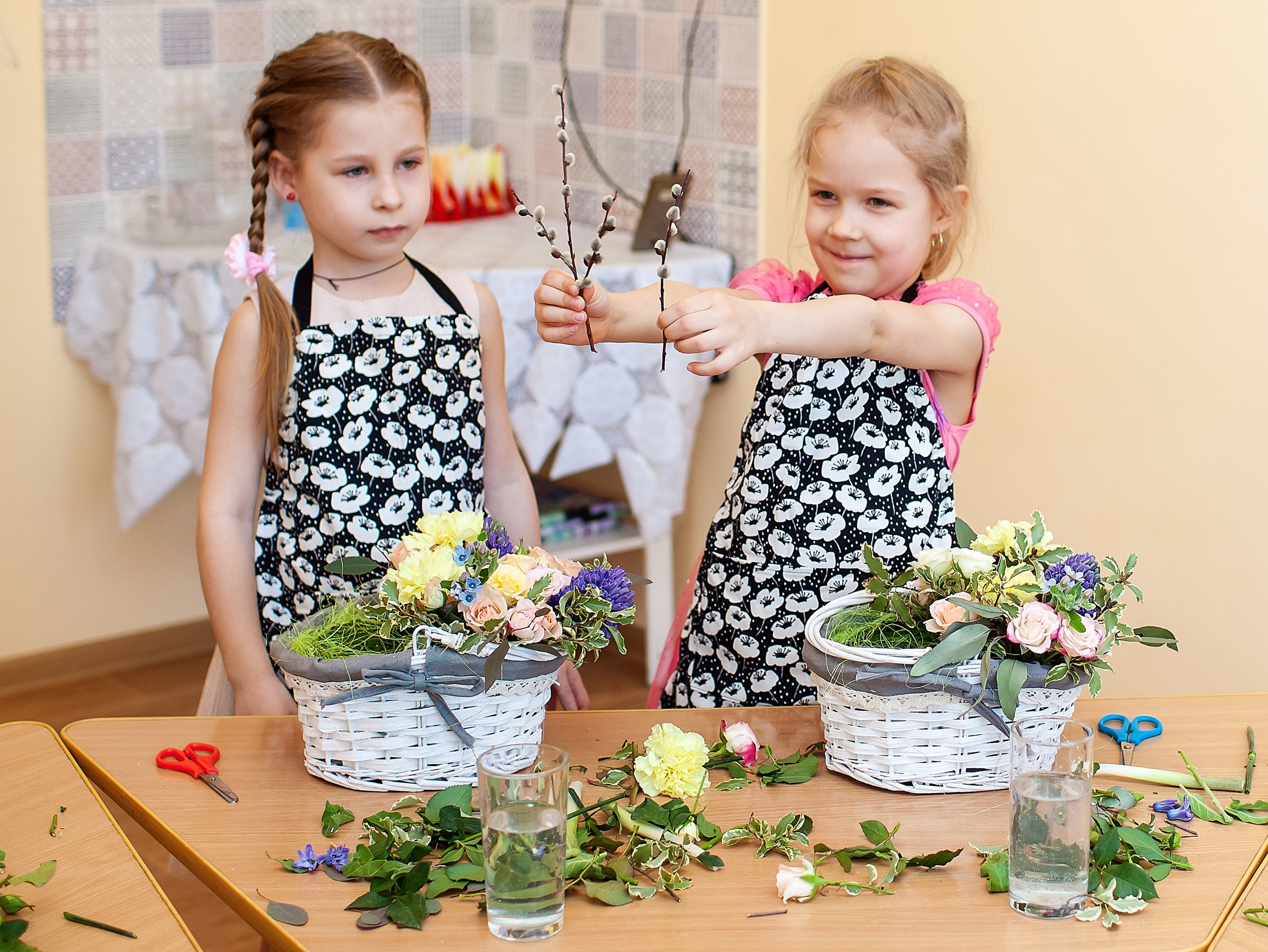 Фотография для выпускных альбомов в детском саду в выпускной группе в подготовительной группе детей фотограф для выпускных альбомов фото детей в группе мастер-класс детский портрет занятия в детском саду игры в детском саду