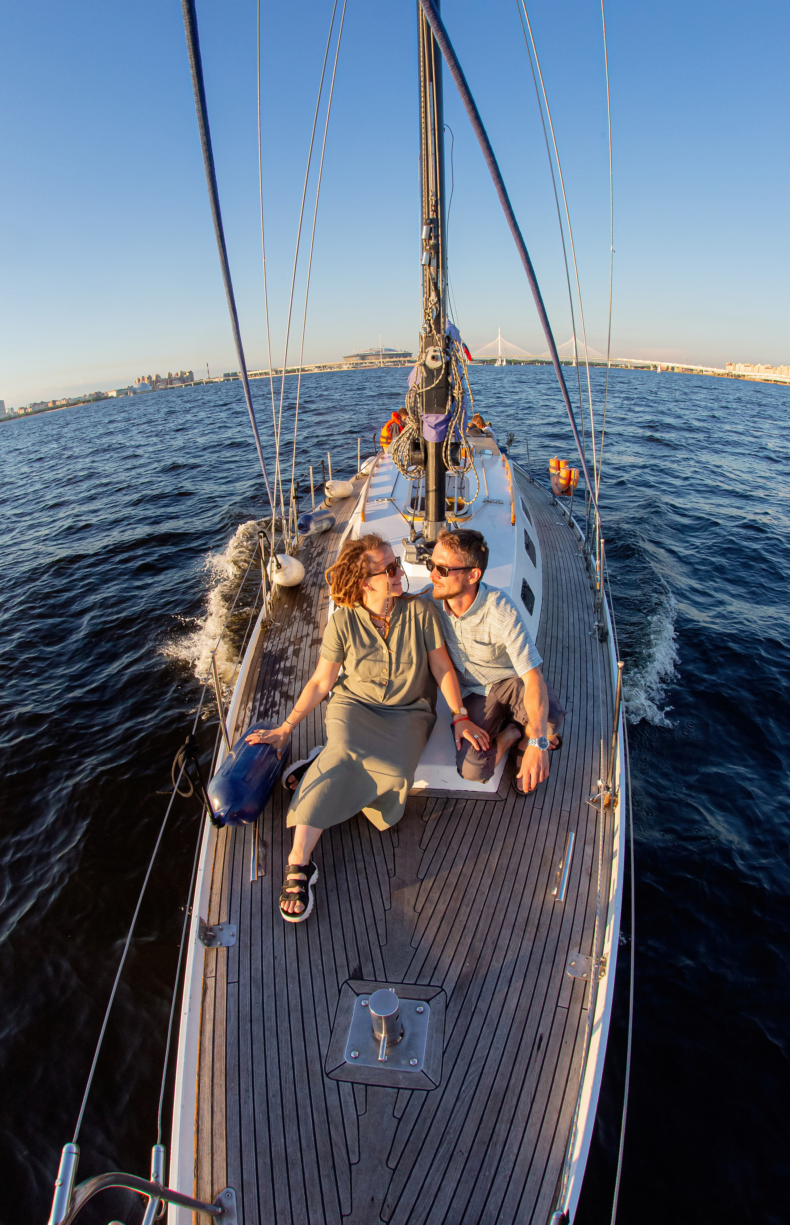 Семейная прогулка по заливу на закате. Свадебный, семейный, детский фотограф в Санкт-Петербурге