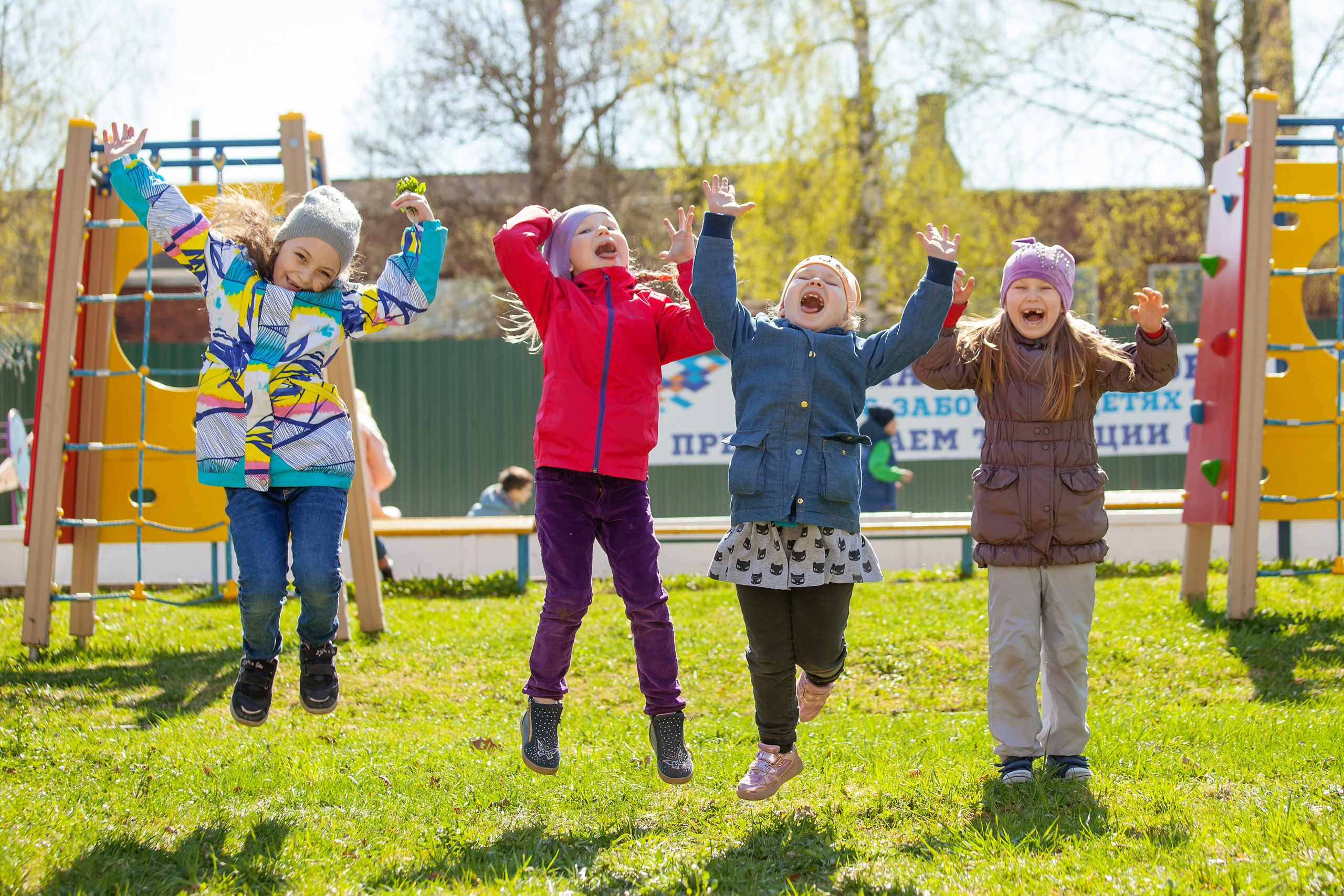 Фотография для выпускных альбомов в детском саду в выпускной группе в подготовительной группе детей фотограф для выпускных альбомов фото детей в бассейне бассейн в детском саду физкультура на улице