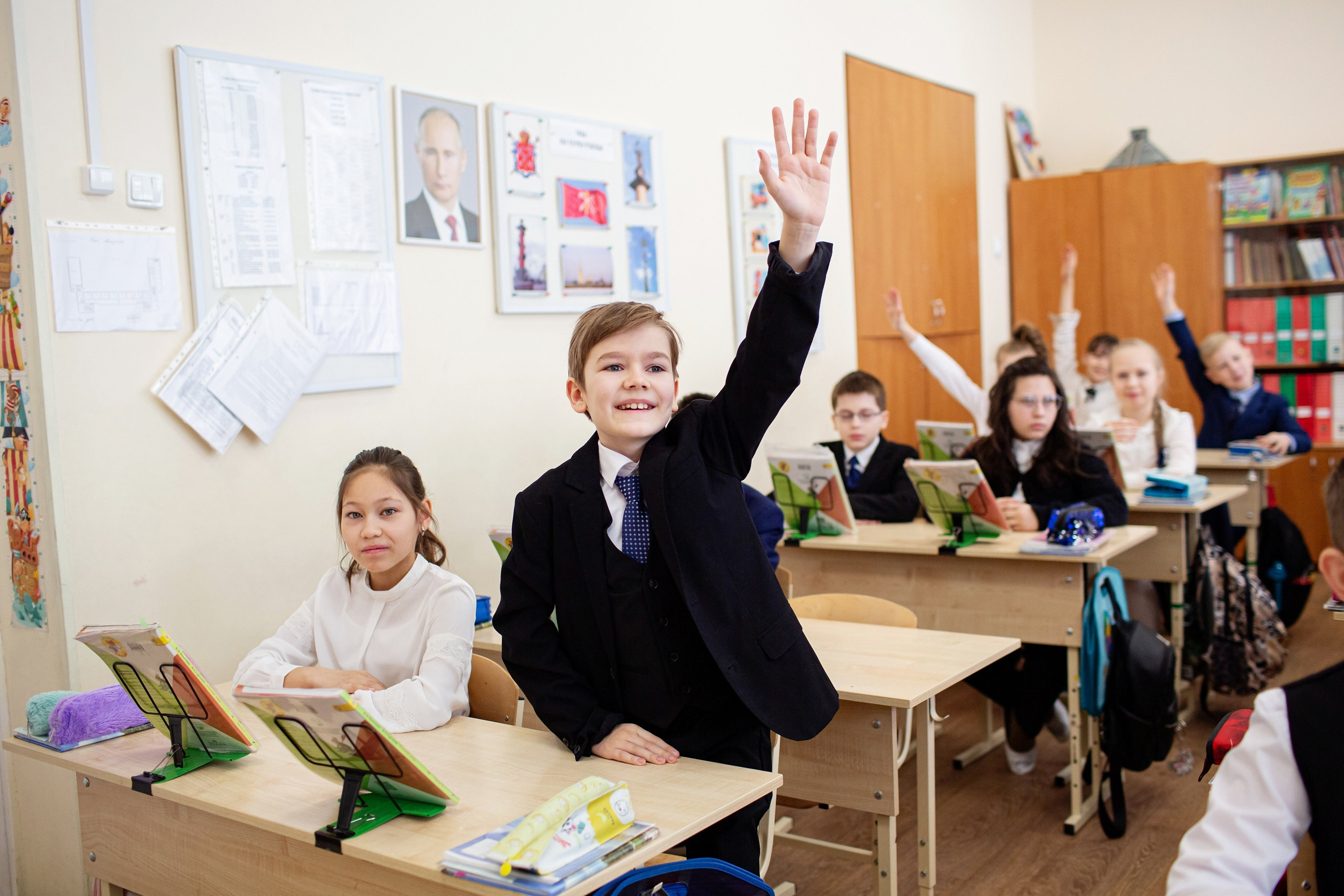 Фотосъёмка для выпускных альбомов из начальной школы. Свадебный, семейный, детский фотограф в Санкт-Петербурге