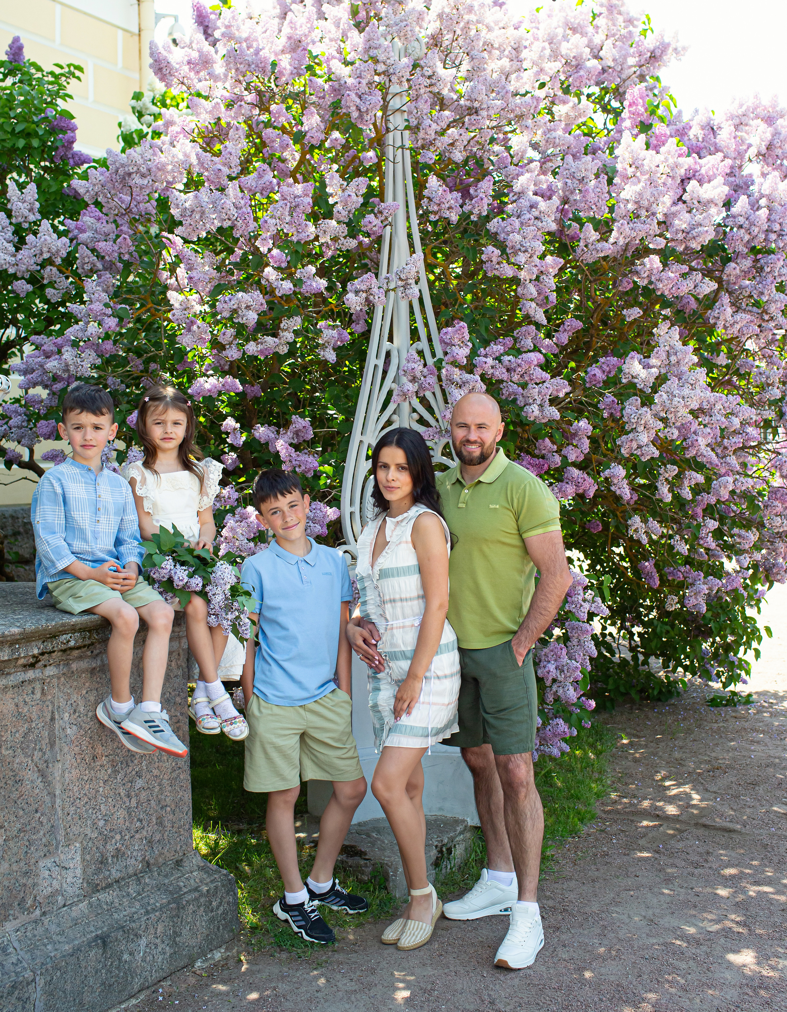 Красивая семейная прогулка. Свадебный, семейный, детский фотограф в Санкт-Петербурге