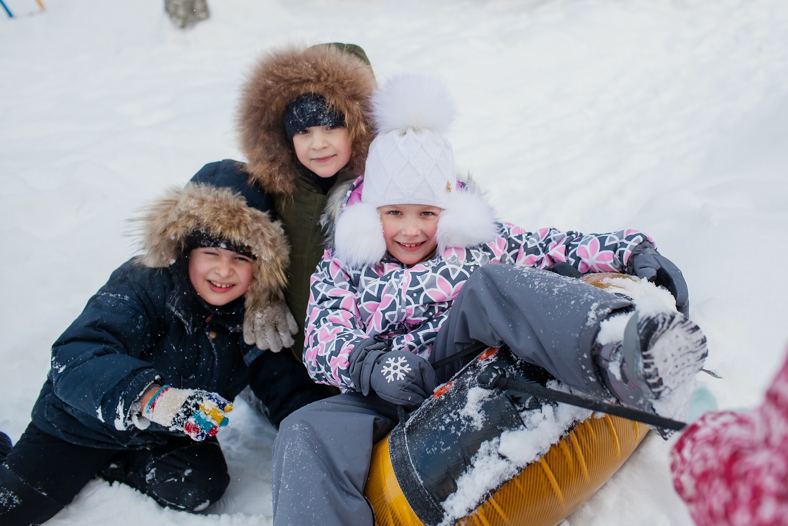 Фотография для выпускных альбомов в детском саду в выпускной группе в подготовительной группе детей фотограф для выпускных альбомов фото детей зимой зимние портреты