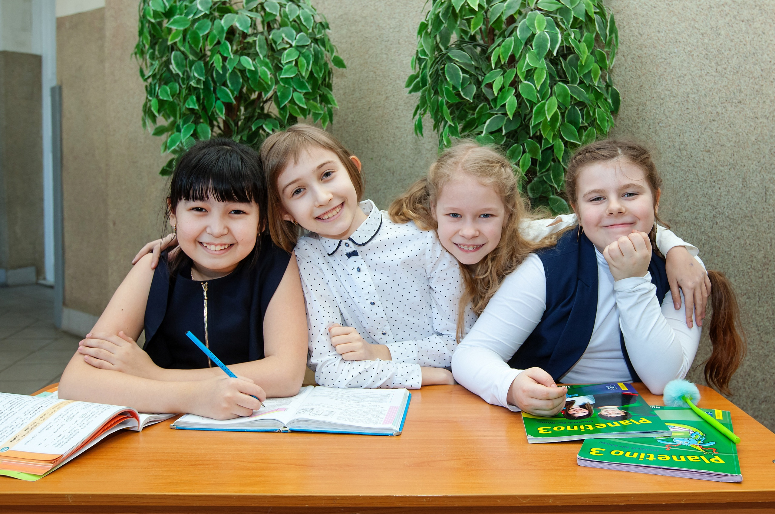 Фотосъёмка для выпускных альбомов из начальной школы. Свадебный, семейный, детский фотограф в Санкт-Петербурге