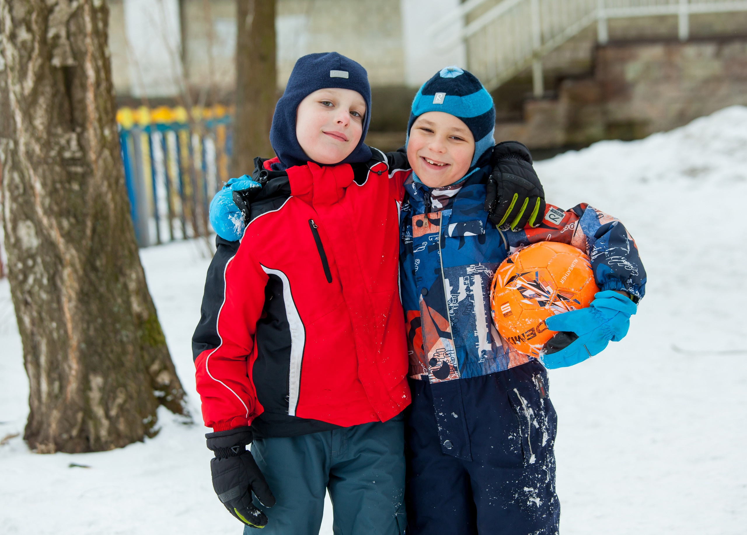 Фотография для выпускных альбомов в детском саду в выпускной группе в подготовительной группе детей фотограф для выпускных альбомов фото детей зимой зимние портреты