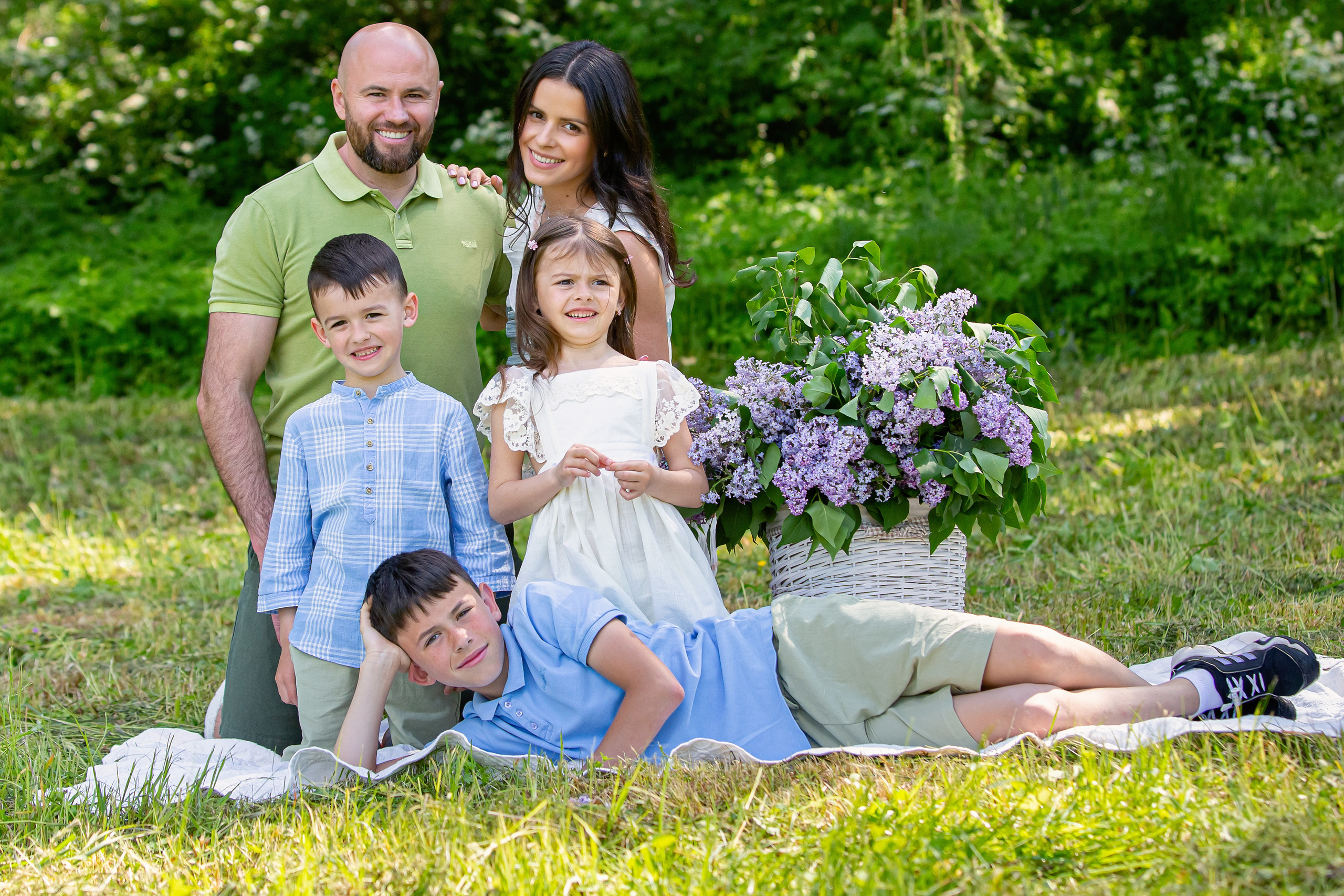 Красивая семейная прогулка. Свадебный, семейный, детский фотограф в Санкт-Петербурге
