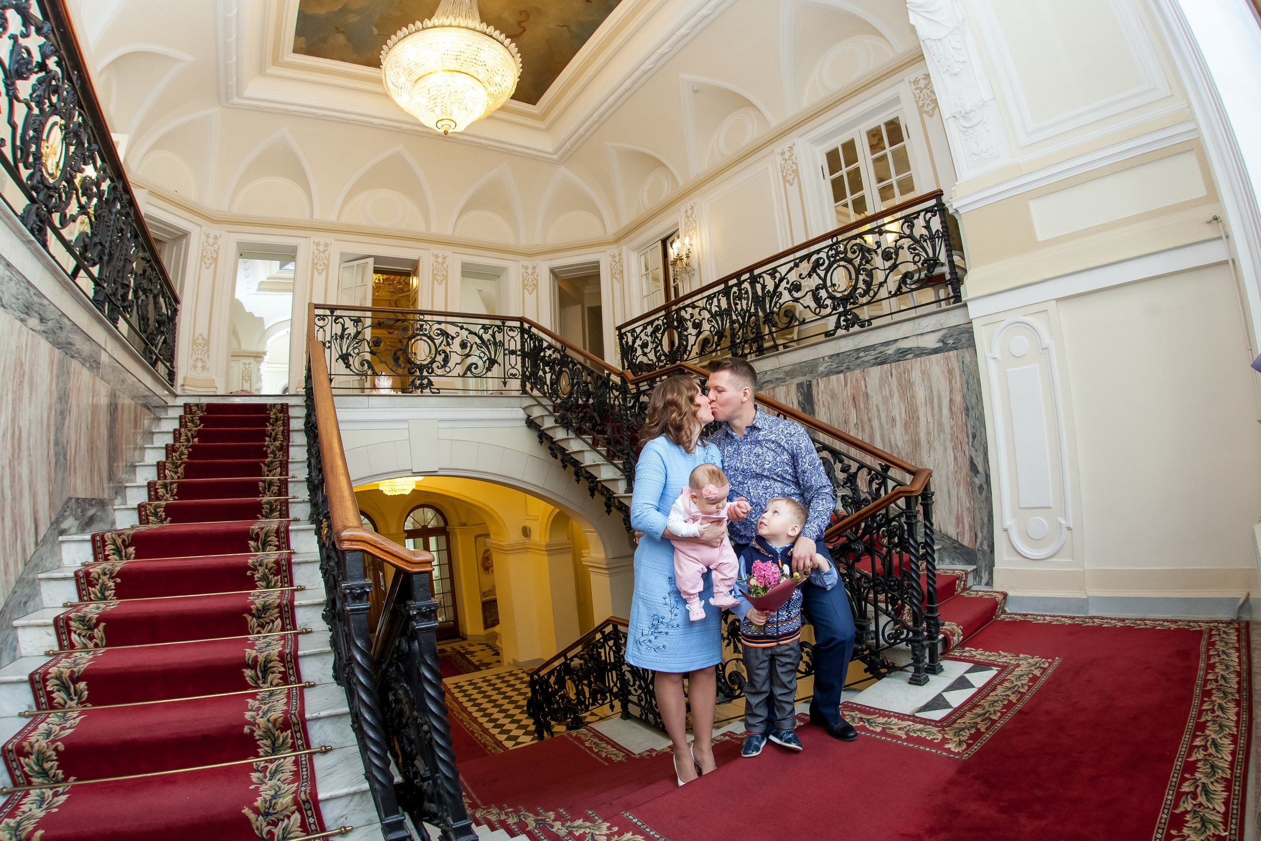 Торжественная регистрация в доме малютки. Свадебный, семейный, детский фотограф в Санкт-Петербурге