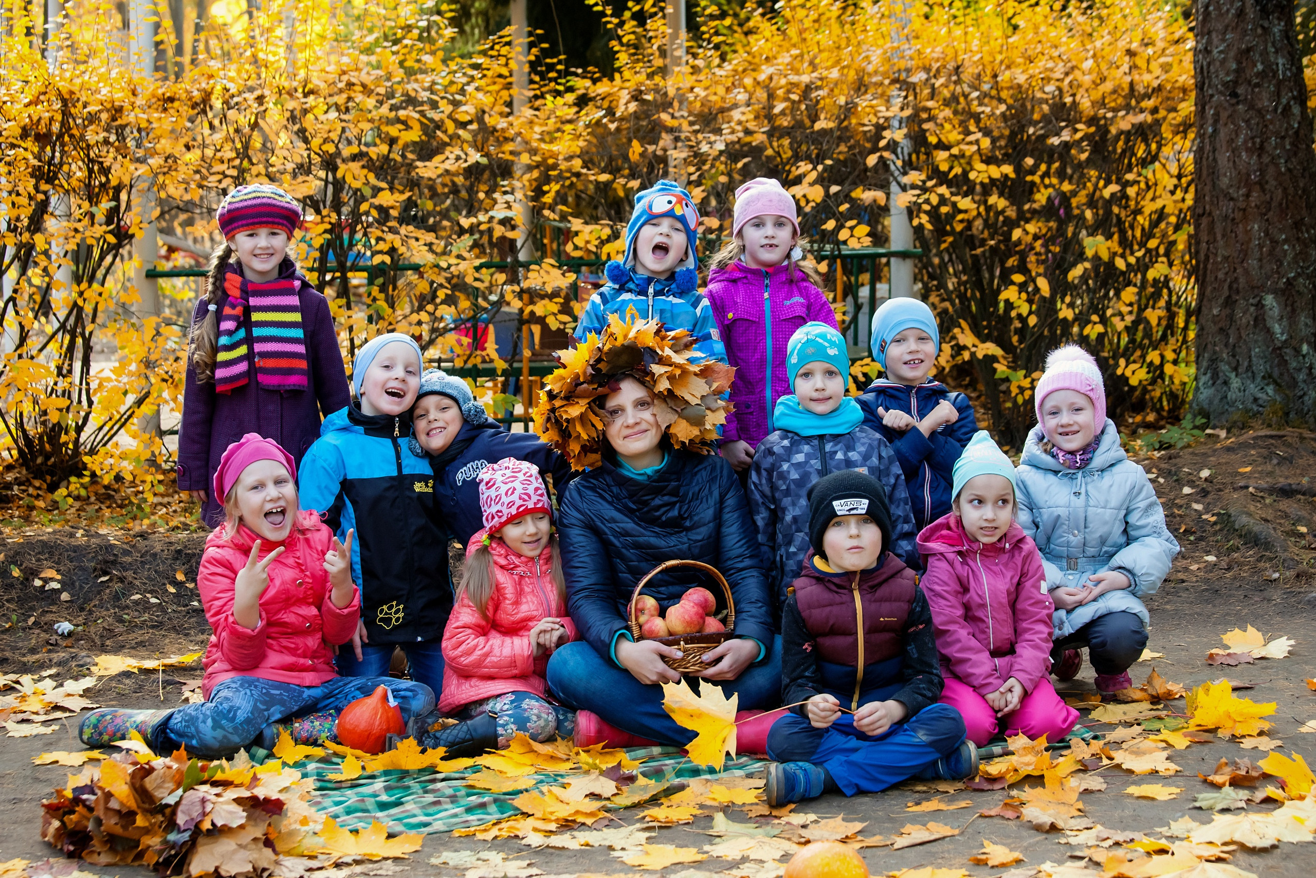 Фотография для выпускных альбомов в детском саду в выпускной группе в подготовительной группе осенние фотографии детей 