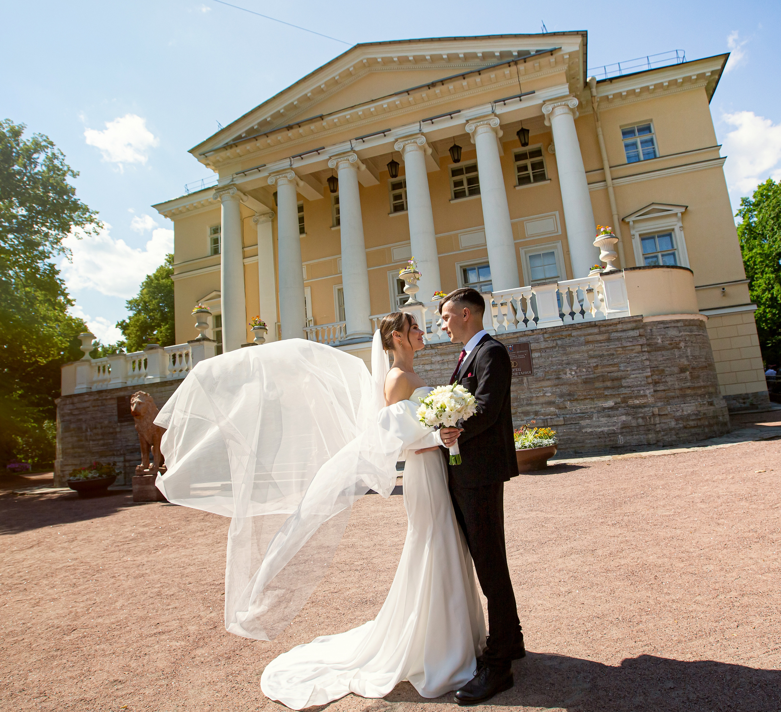Свадебная фотосессия в Пушкине. Дворец бракосочетания № 3. Свадебный, семейный, детский фотограф в Санкт-Петербурге