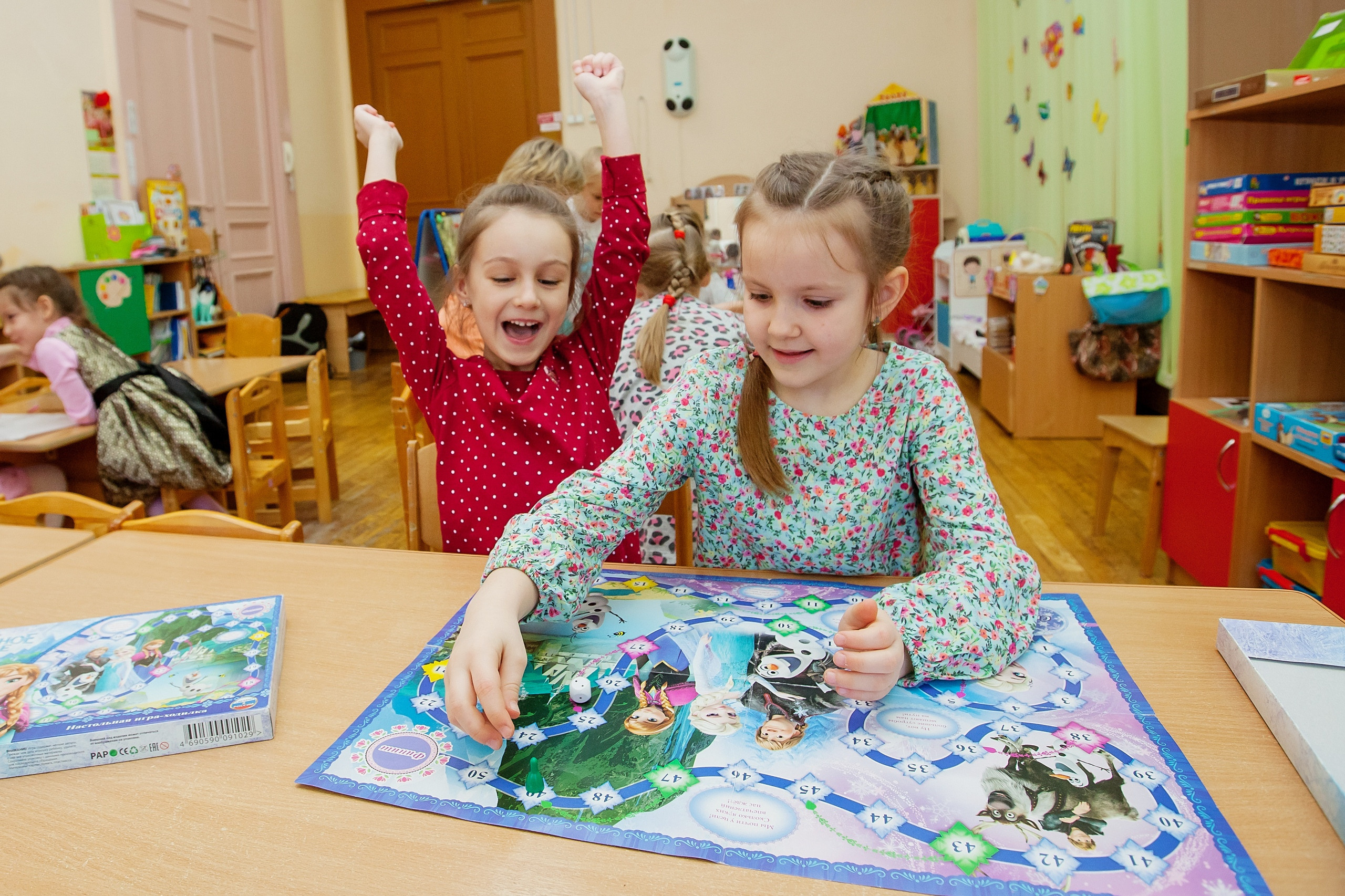 Фотография для выпускных альбомов в детском саду в выпускной группе в подготовительной группе детей фотограф для выпускных альбомов фото детей в группе мастер-класс детский портрет занятия в детском саду