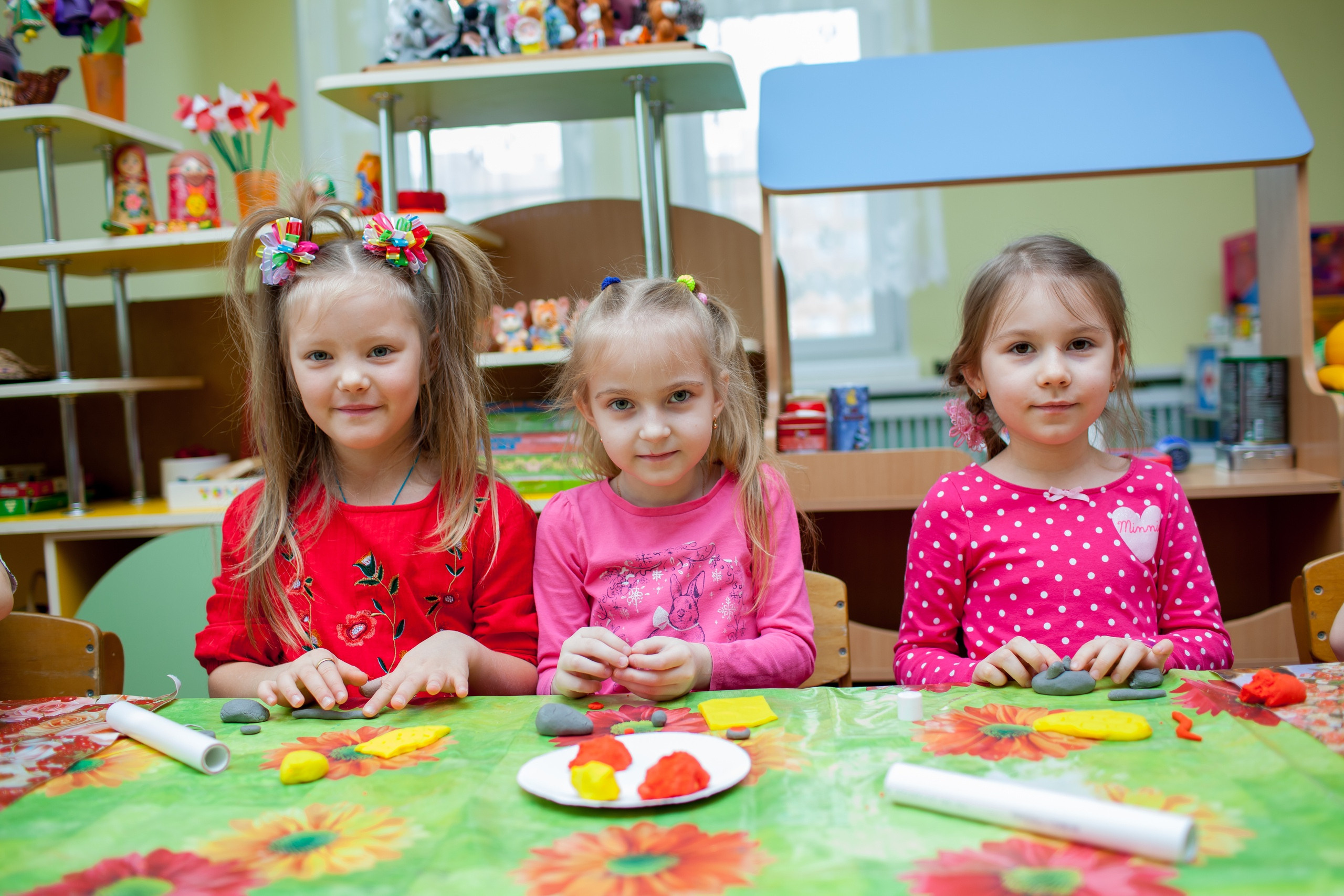 Фотография для выпускных альбомов в детском саду в выпускной группе в подготовительной группе детей фотограф для выпускных альбомов фото детей в группе мастер-класс детский портрет