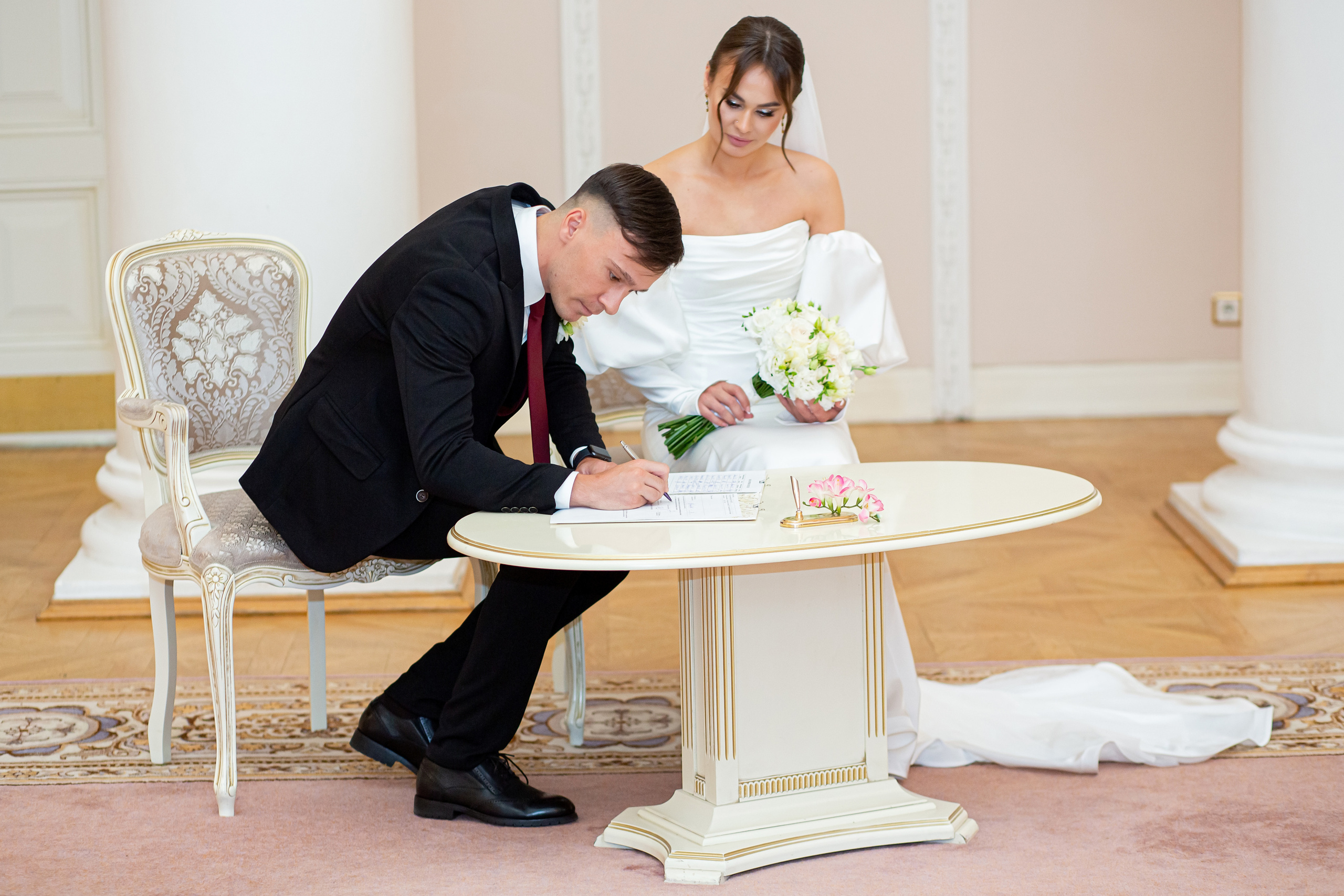 Свадебная фотосессия в Пушкине. Дворец бракосочетания № 3. Свадебный, семейный, детский фотограф в Санкт-Петербурге