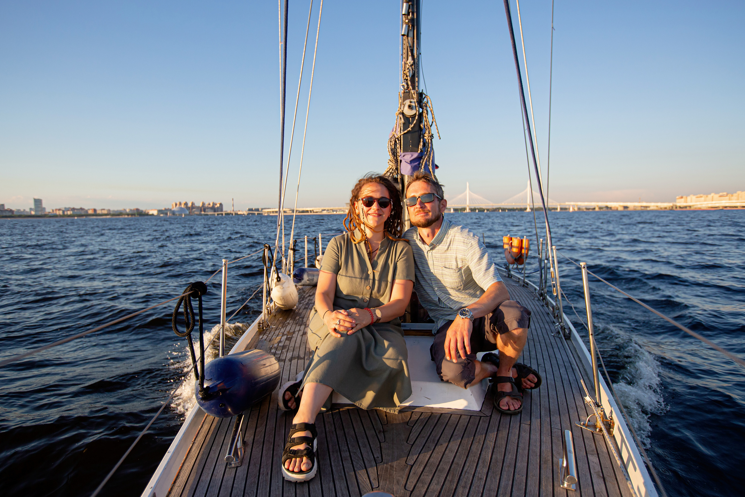 Семейная прогулка по заливу на закате. Свадебный, семейный, детский фотограф в Санкт-Петербурге