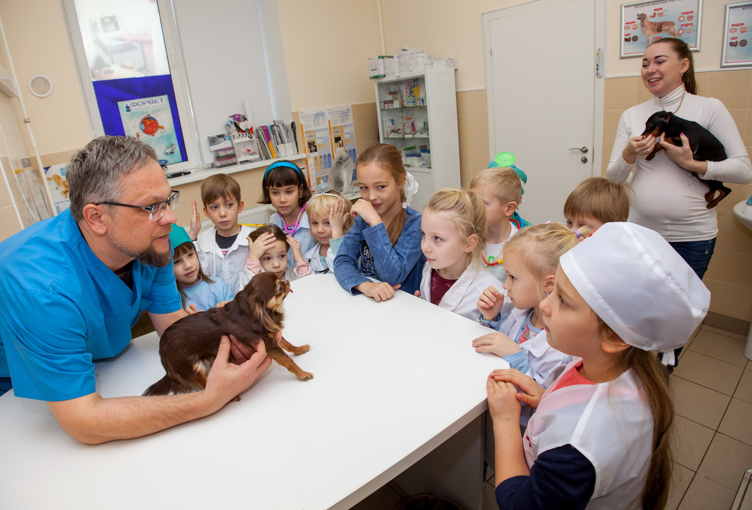Фотография для выпускных альбомов в детском саду в выпускной группе в подготовительной группе детей фотограф для выпускных альбомов фото детей в группе мастер-класс детский портрет занятия в детском саду ветеринарная клинка
