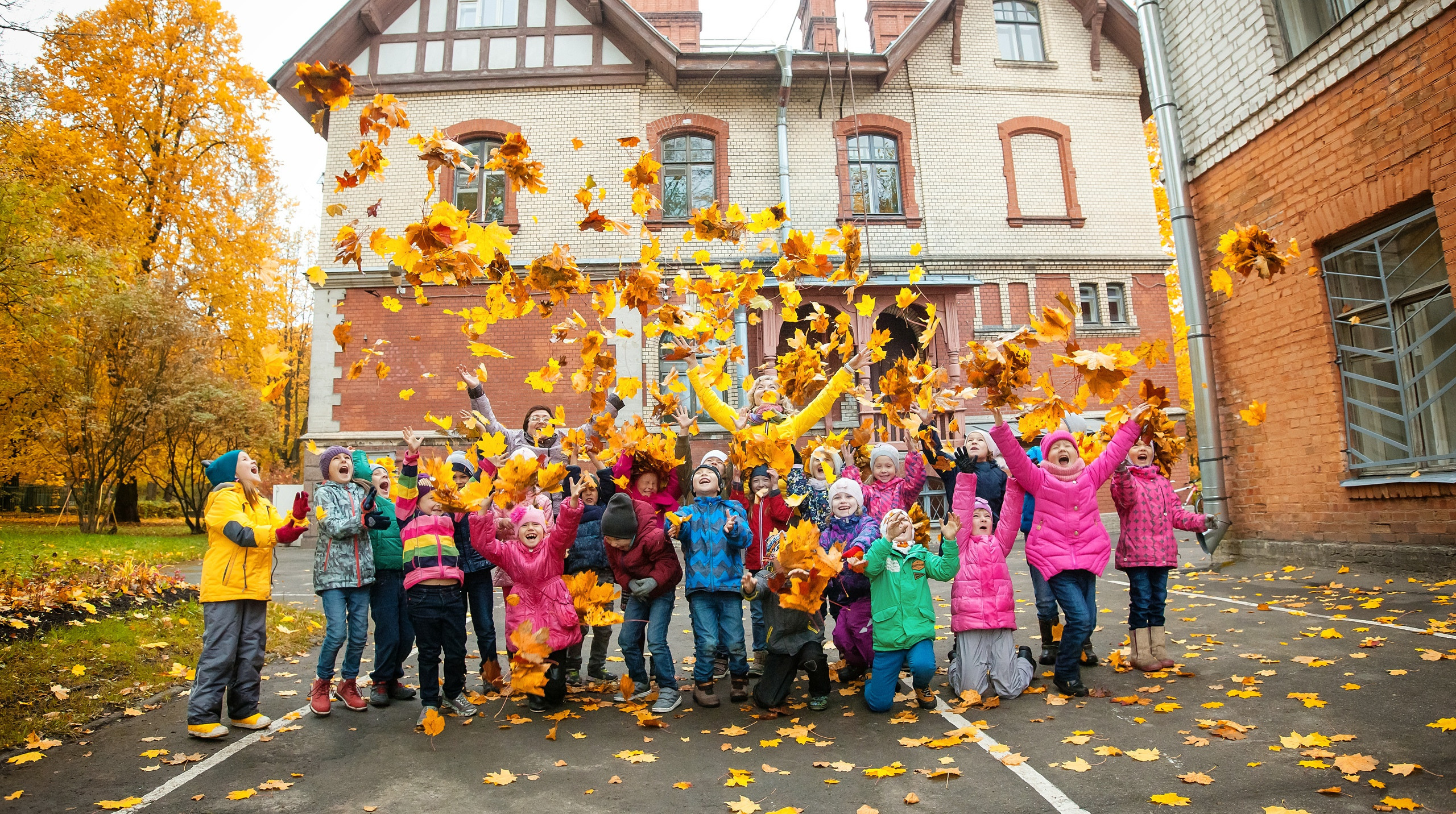Фотография для выпускных альбомов в детском саду в выпускной группе в подготовительной группе осенние фотографии детей 