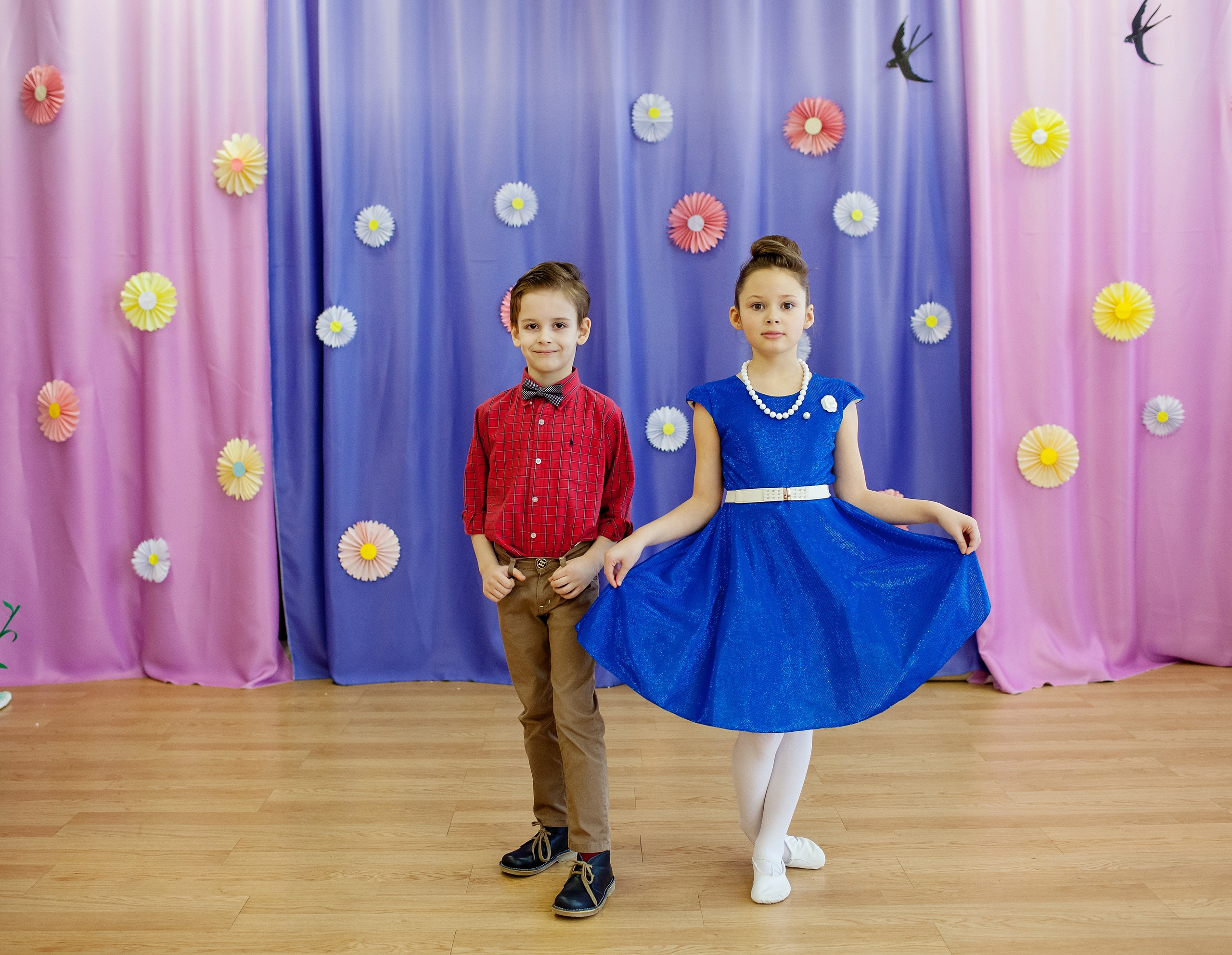 Фотография для выпускных альбомов в детском саду в выпускной группе в подготовительной группе детей фотограф для выпускных альбомов фото детей мастер-класс в детском саду краски портреты детей праздник в детском саду новый год в детском саду