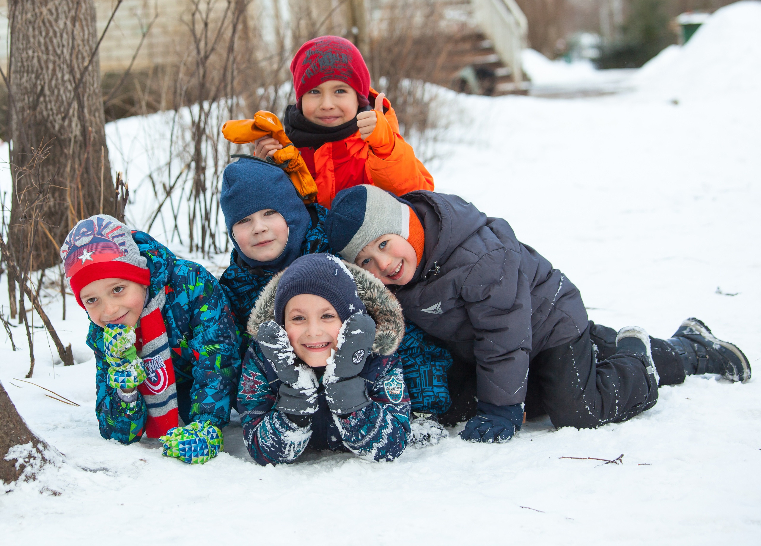 Фотография для выпускных альбомов в детском саду в выпускной группе в подготовительной группе детей фотограф для выпускных альбомов фото детей зимой зимние портреты