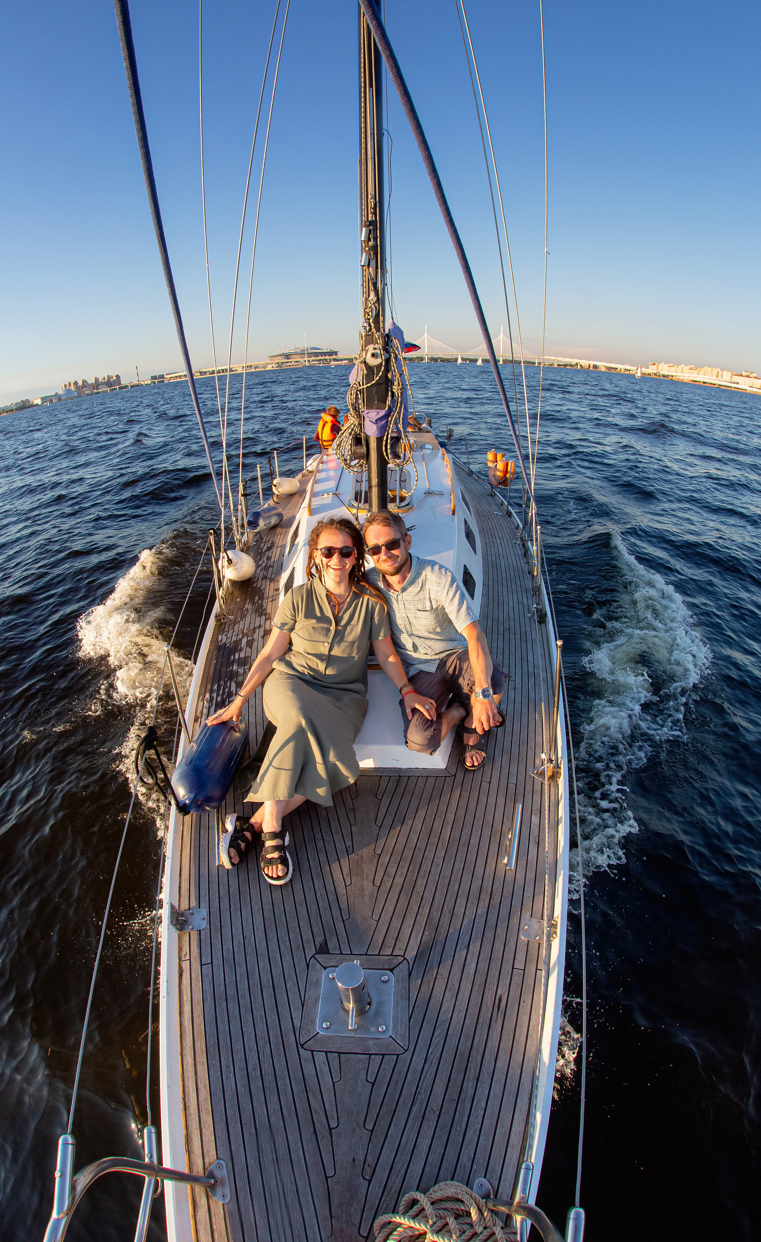 Семейная прогулка по заливу на закате. Свадебный, семейный, детский фотограф в Санкт-Петербурге