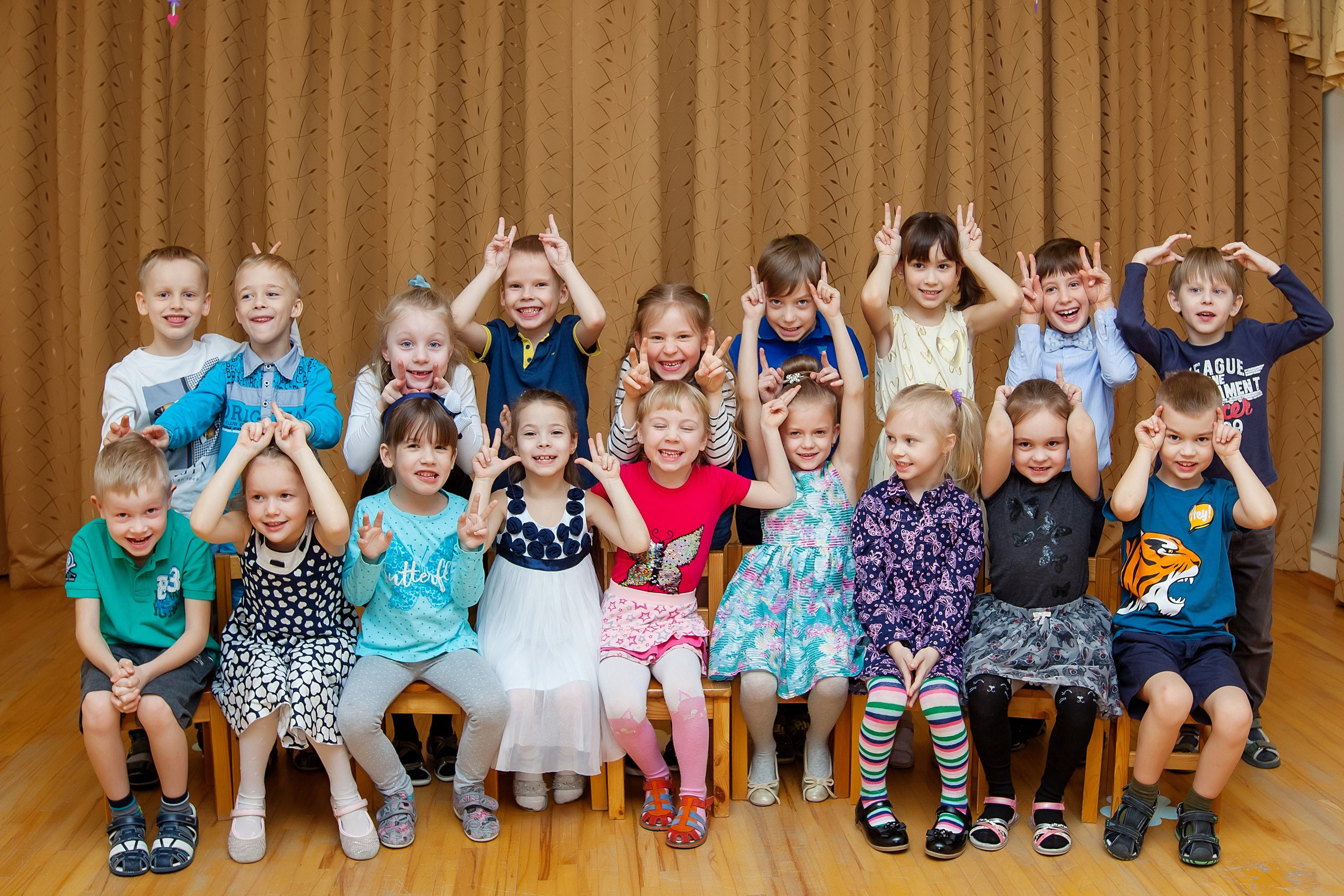 Фотография для выпускных альбомов в детском саду в выпускной группе в подготовительной группе детей фотограф для выпускных альбомов общее фото детей в детском саду