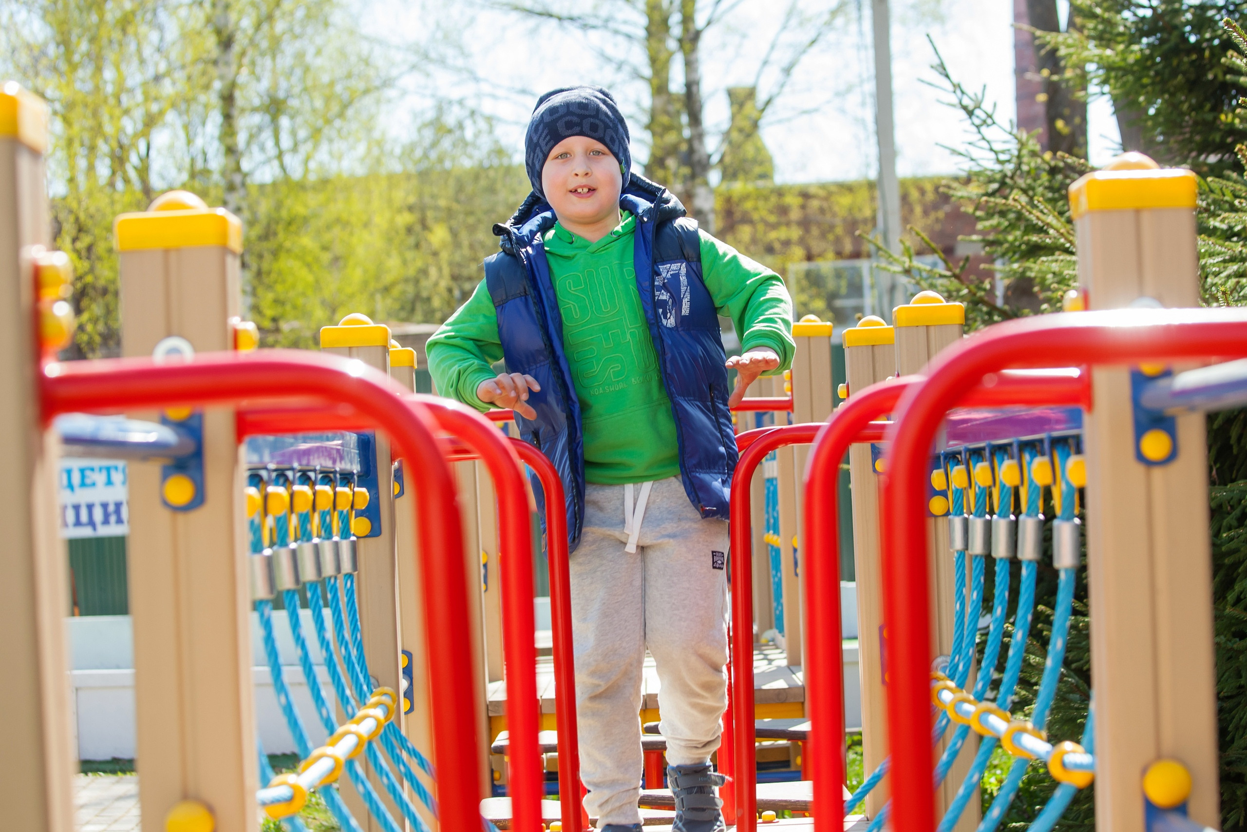 Фотография для выпускных альбомов в детском саду в выпускной группе в подготовительной группе детей фотограф для выпускных альбомов фото детей в бассейне бассейн в детском саду физкультура на улице