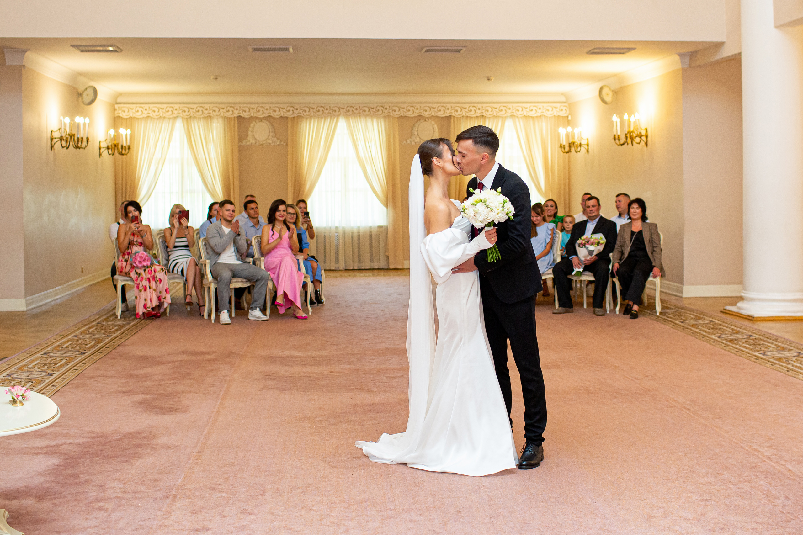 Свадебная фотосессия в Пушкине. Дворец бракосочетания № 3. Свадебный, семейный, детский фотограф в Санкт-Петербурге