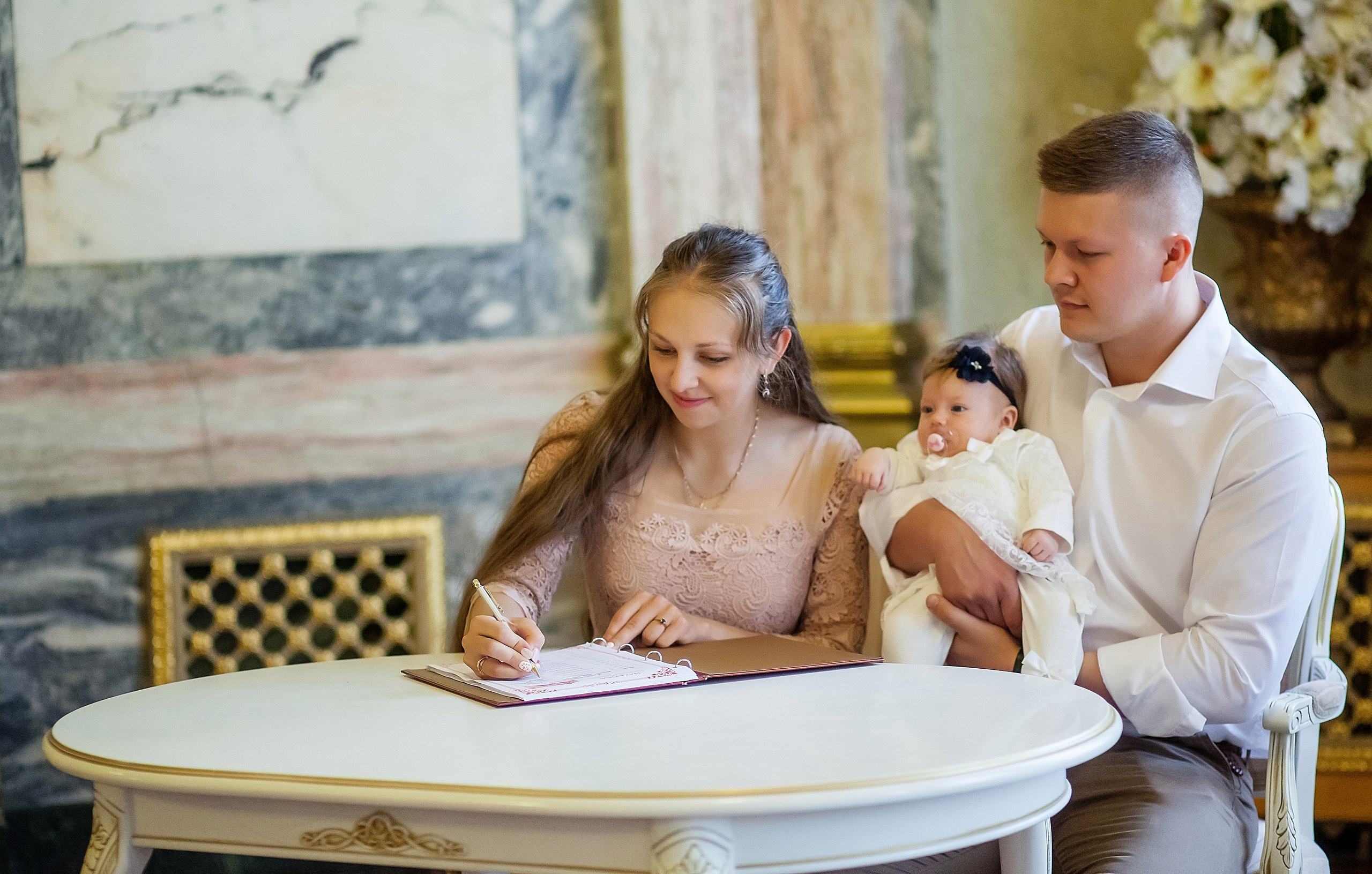 Торжественная регистрация в доме малютки. Свадебный, семейный, детский фотограф в Санкт-Петербурге