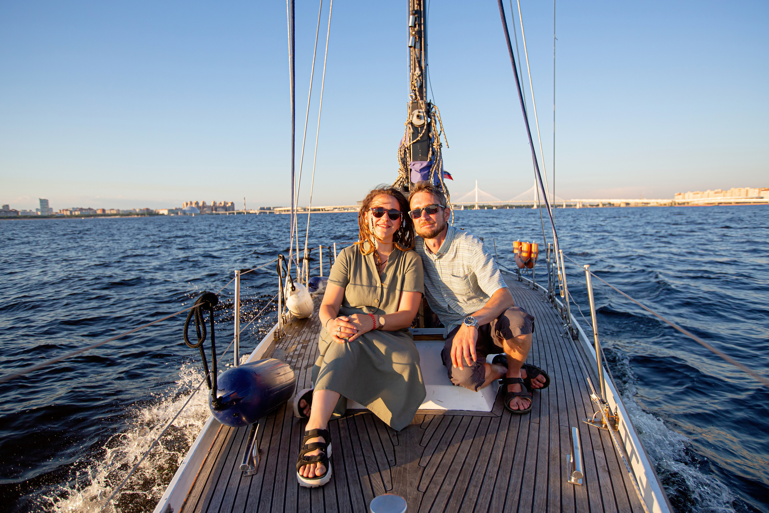 Семейная прогулка по заливу на закате. Свадебный, семейный, детский фотограф в Санкт-Петербурге