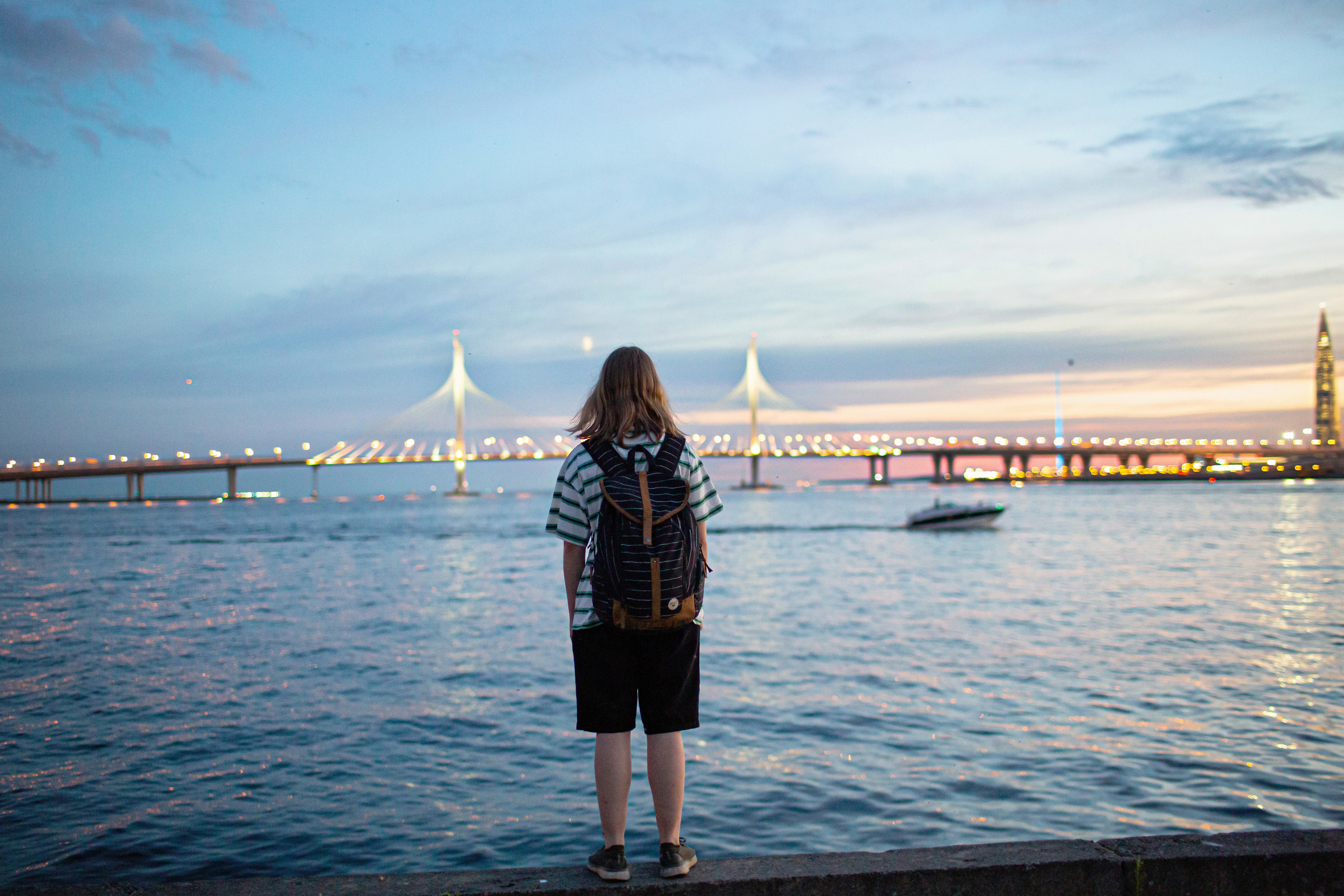 Семейная прогулка по заливу на закате. Свадебный, семейный, детский фотограф в Санкт-Петербурге