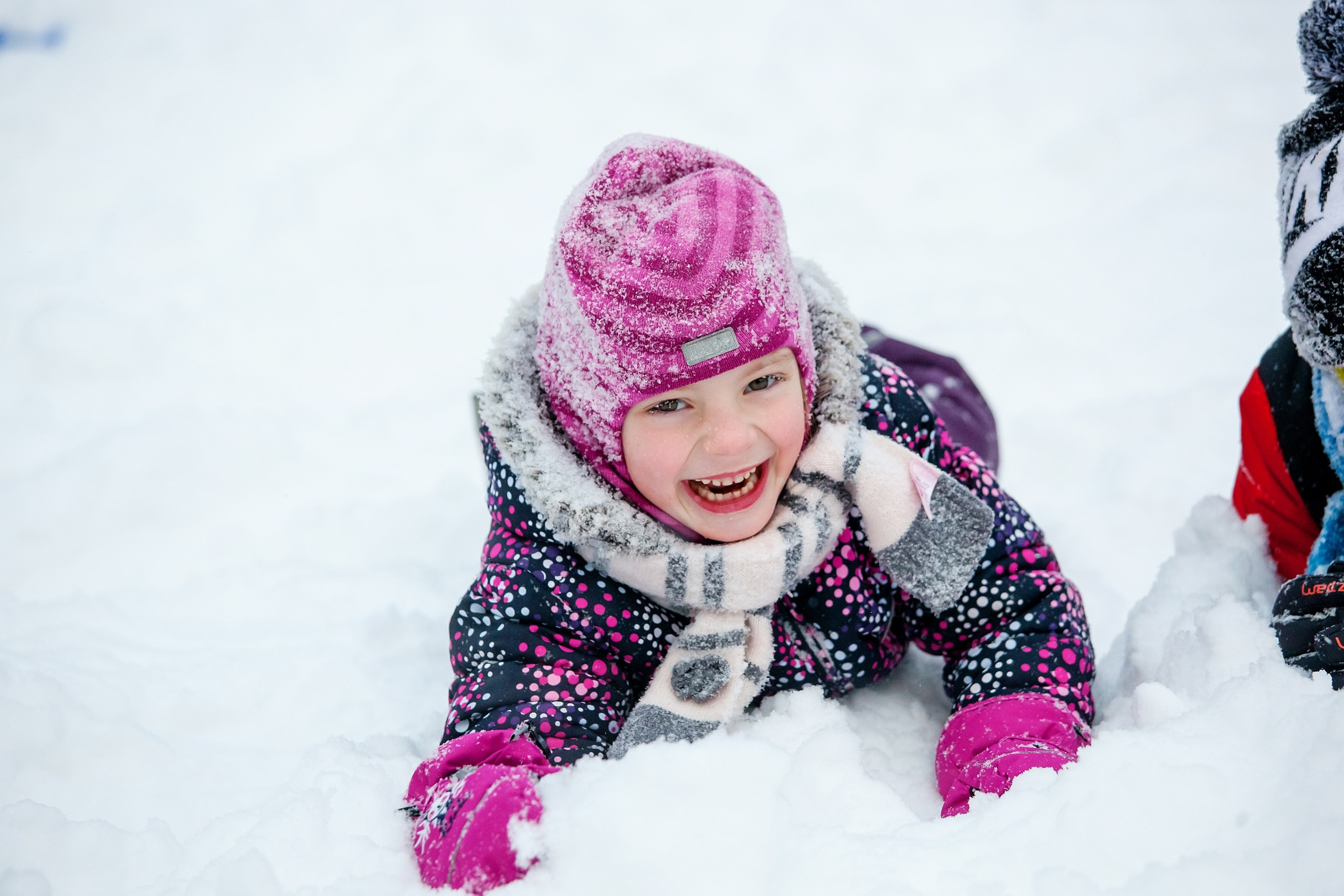 Фотография для выпускных альбомов в детском саду в выпускной группе в подготовительной группе детей фотограф для выпускных альбомов фото детей зимой зимние портреты