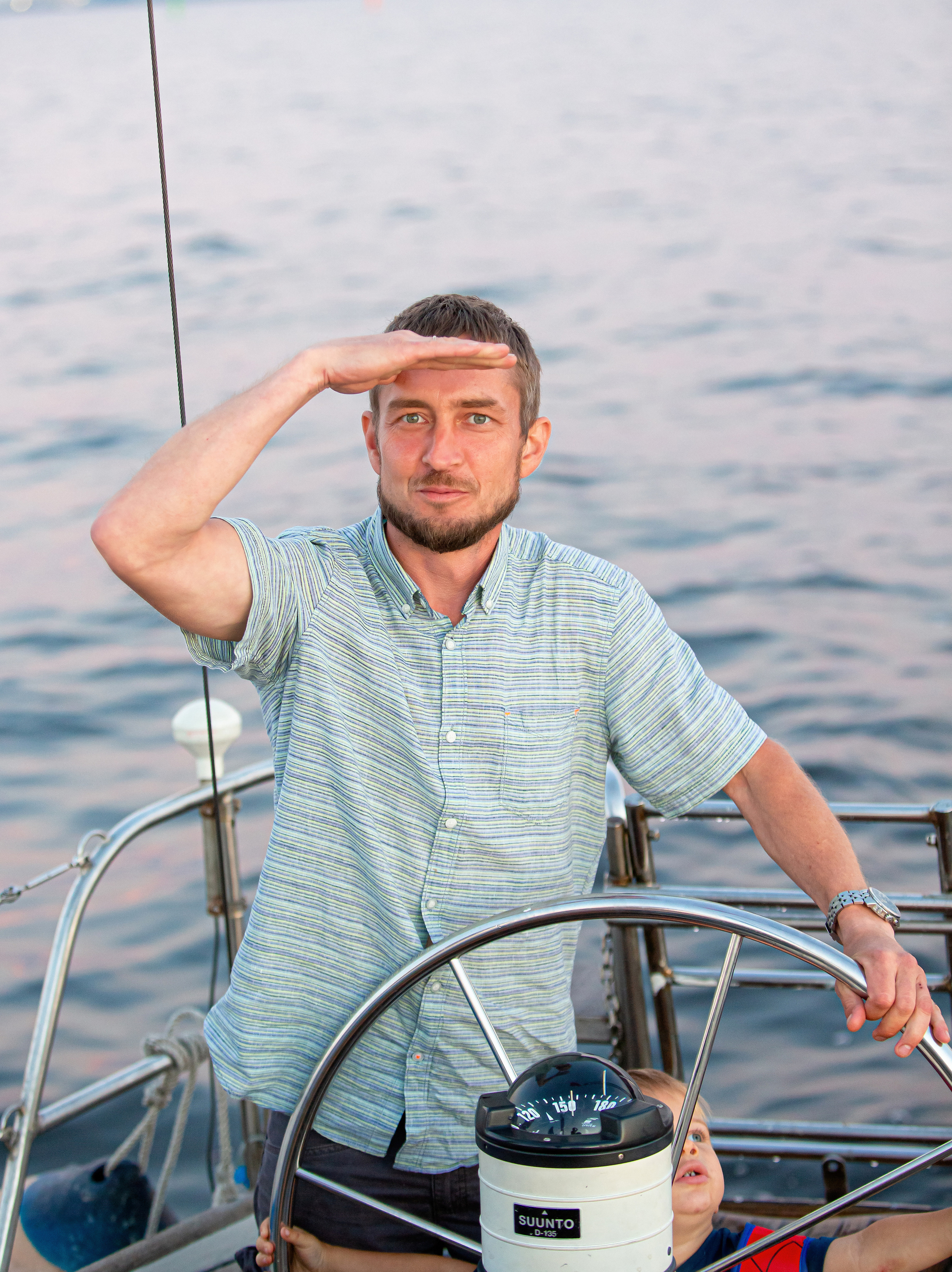 Семейная прогулка по заливу на закате. Свадебный, семейный, детский фотограф в Санкт-Петербурге