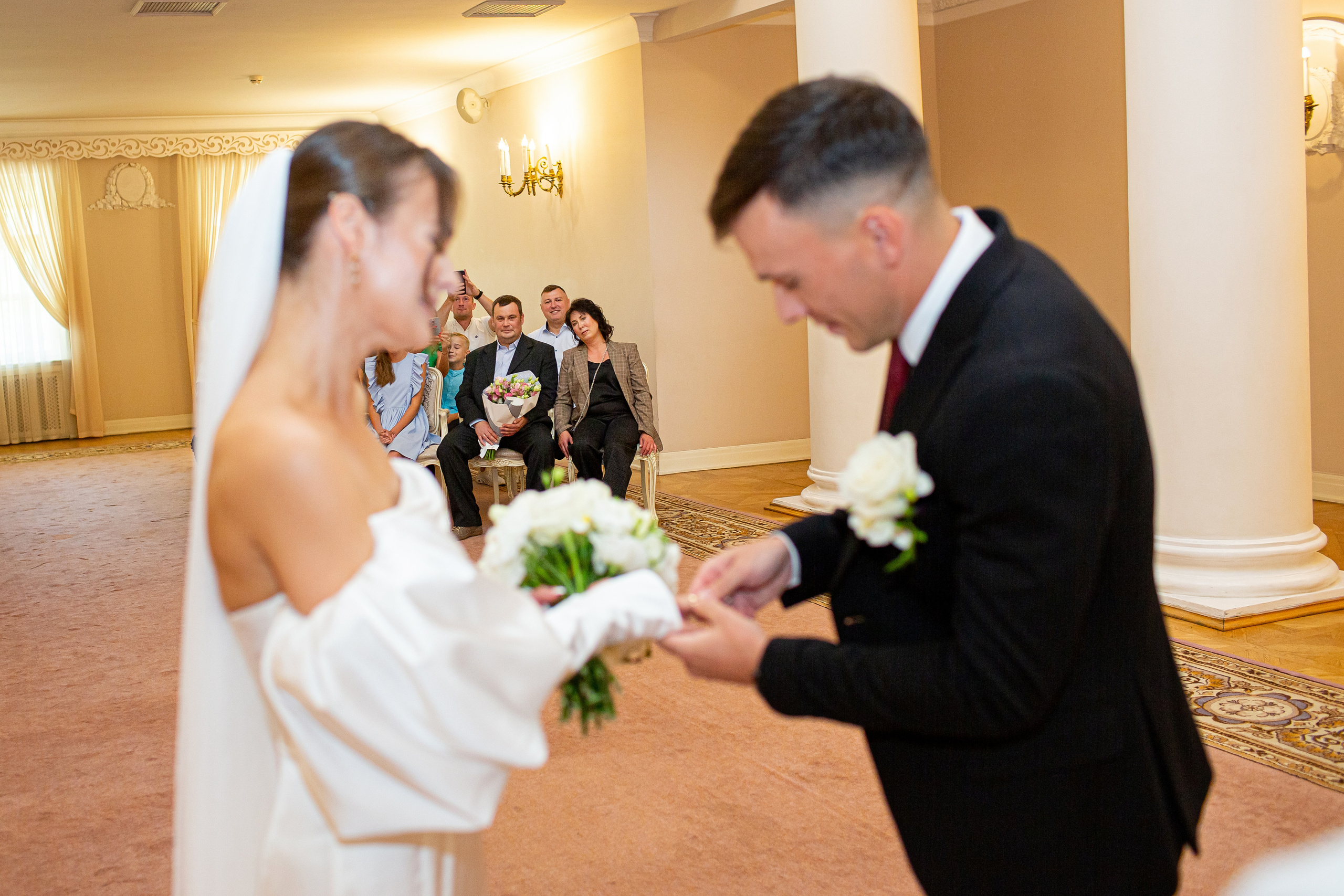 Свадебная фотосессия в Пушкине. Дворец бракосочетания № 3. Свадебный, семейный, детский фотограф в Санкт-Петербурге