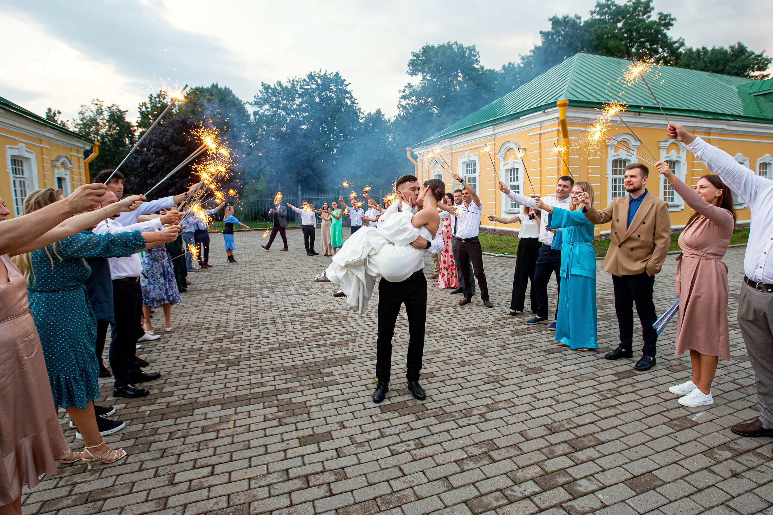 Свадебная фотосессия в Пушкине. Дворец бракосочетания № 3. Свадебный, семейный, детский фотограф в Санкт-Петербурге
