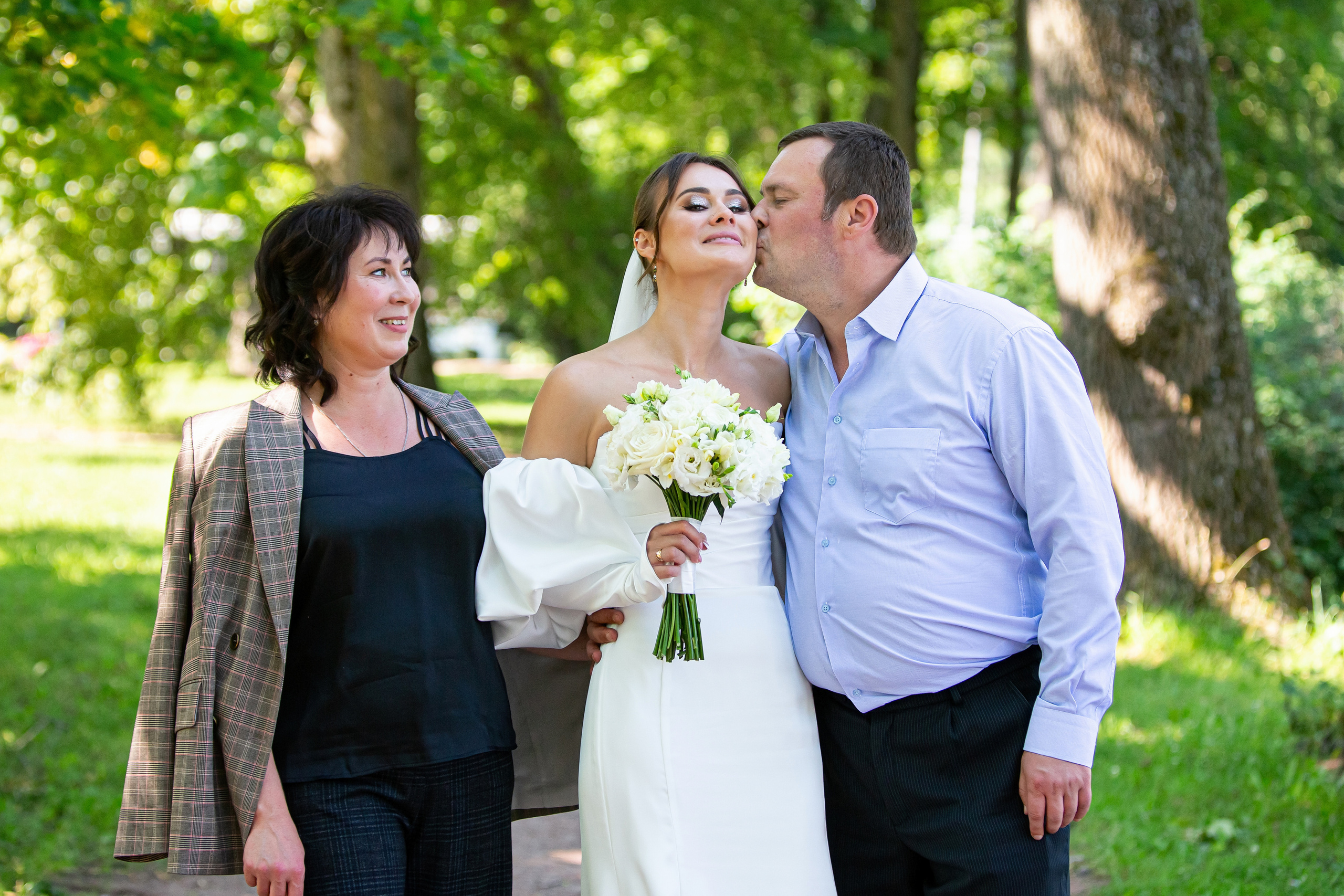 Свадебная фотосессия в Пушкине. Дворец бракосочетания № 3. Свадебный, семейный, детский фотограф в Санкт-Петербурге