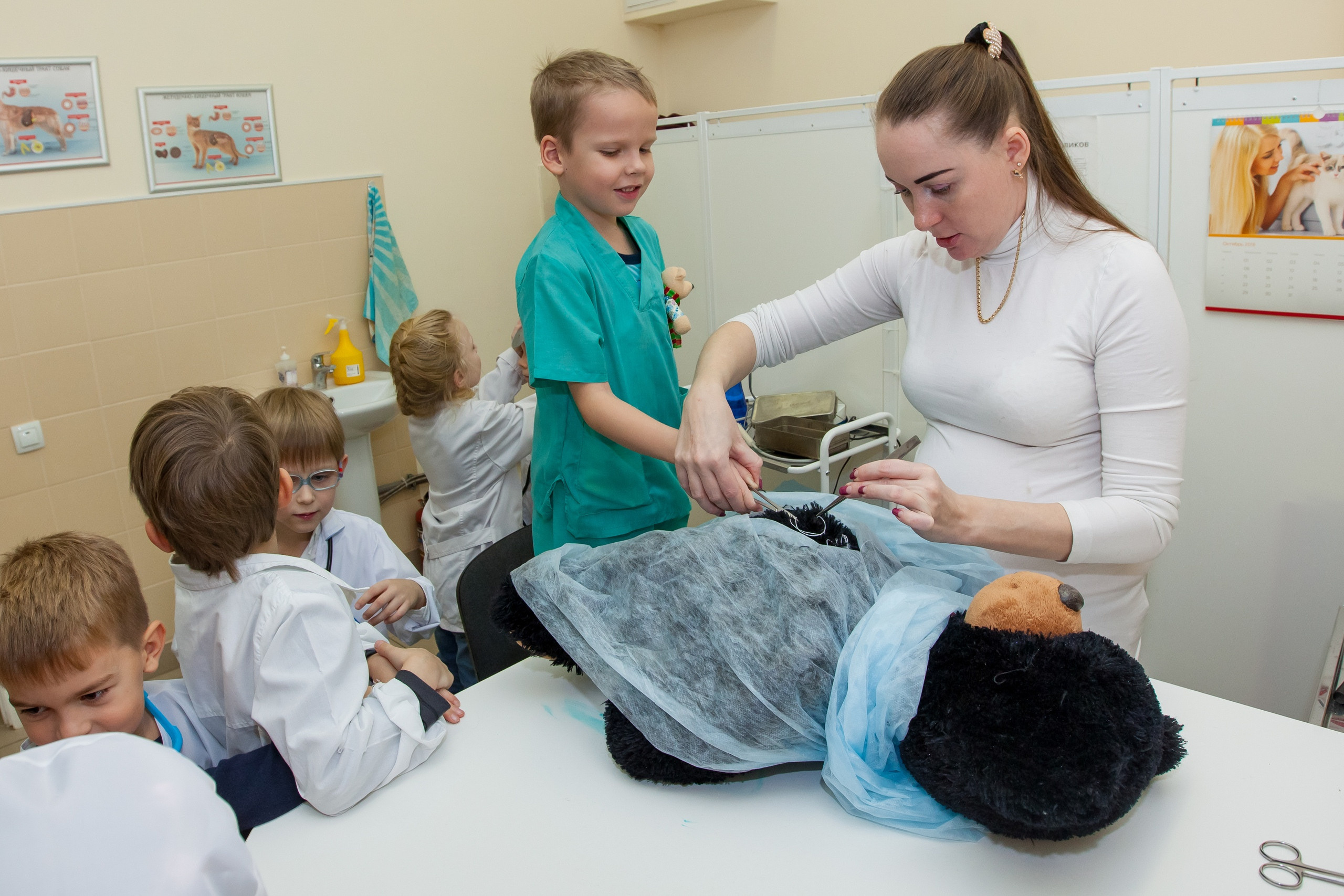 Фотография для выпускных альбомов в детском саду в выпускной группе в подготовительной группе детей фотограф для выпускных альбомов фото детей в группе мастер-класс детский портрет занятия в детском саду ветеринарная клинка