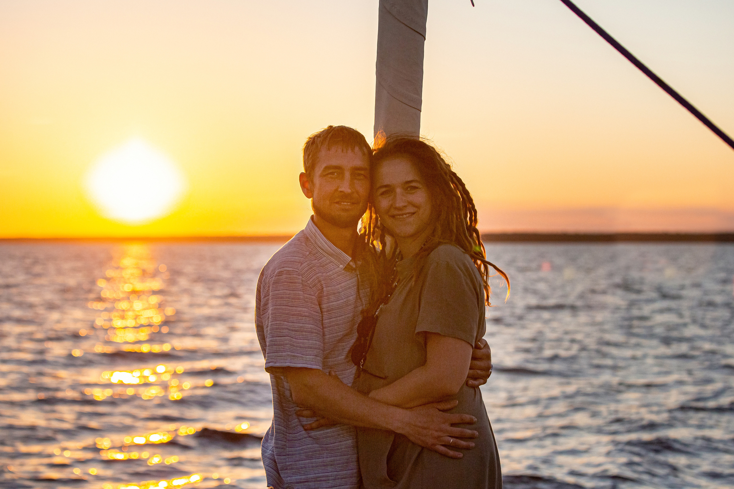 Семейная прогулка по заливу на закате. Свадебный, семейный, детский фотограф в Санкт-Петербурге