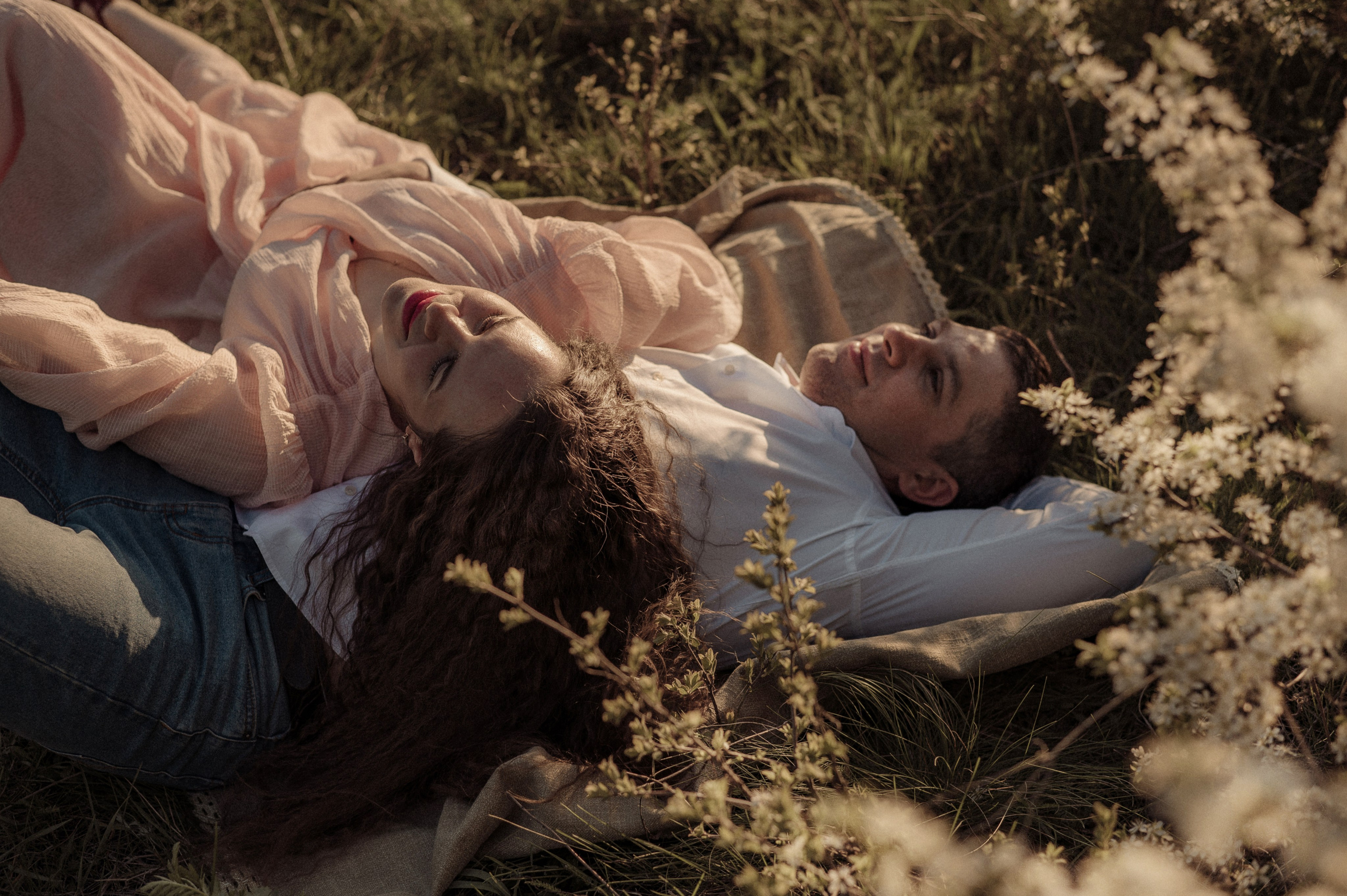 Настя, Антон и цветущие сады. Фотограф Мария Стрелкова