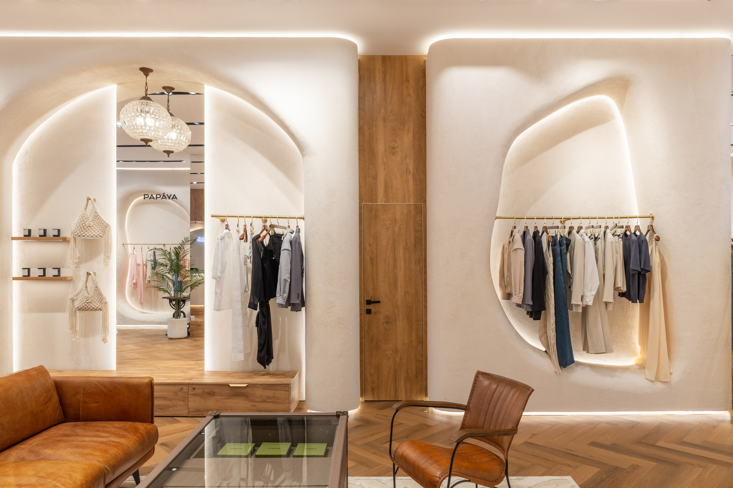 Флагманский магазин одежды, бренд PAPAYA ТЦ Сити, г. Краснодар