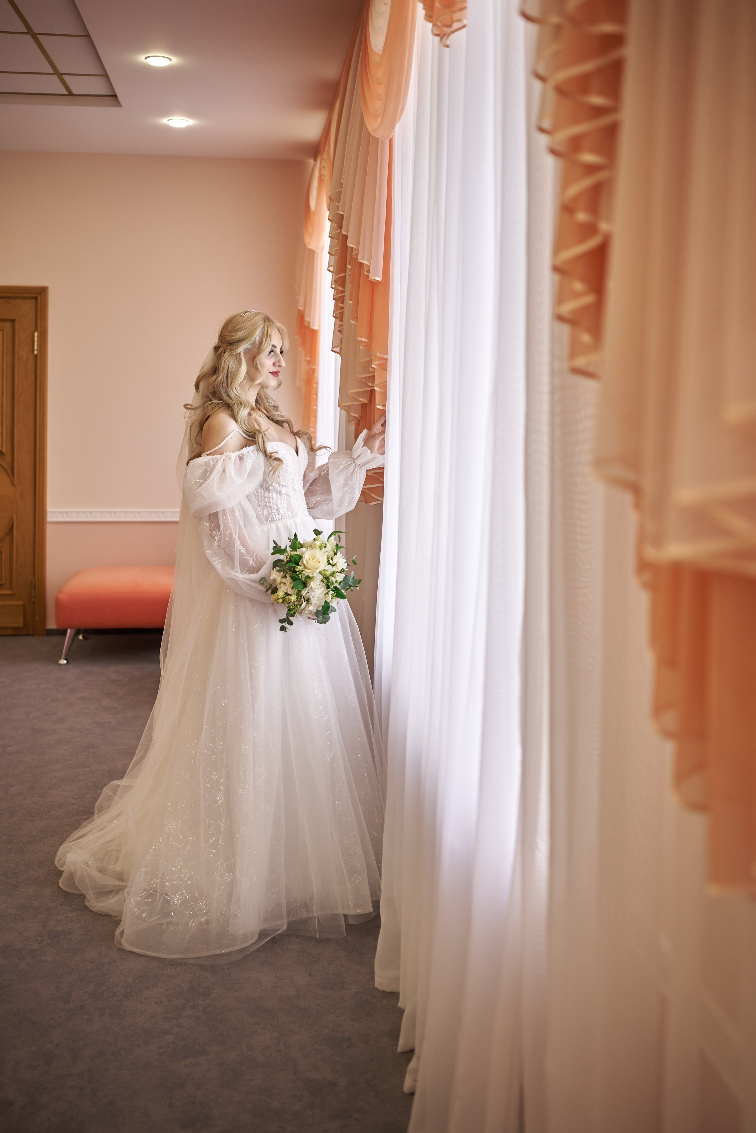 Фотограф Старый Оскол, Губкин. Свадебная фотосессия, доступная цена. Профессиональный фотограф Старый Оскол, Губкин — свадьба, венчание, крещение, юбилей и день рождения